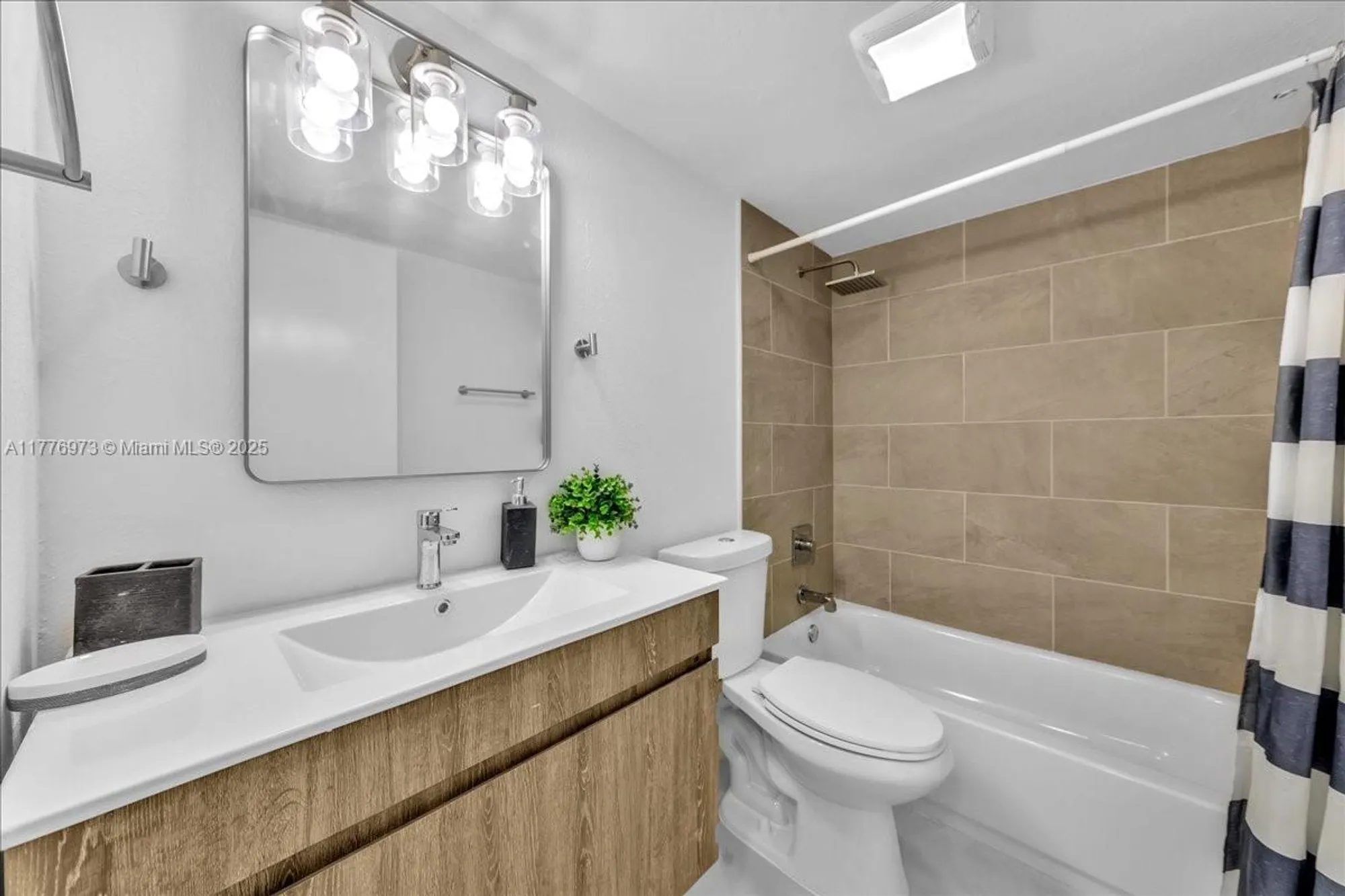 Property Slideshow image 18 of 79 | 650 sw 124th ter 105p, Pembroke Pines, FL, 33027