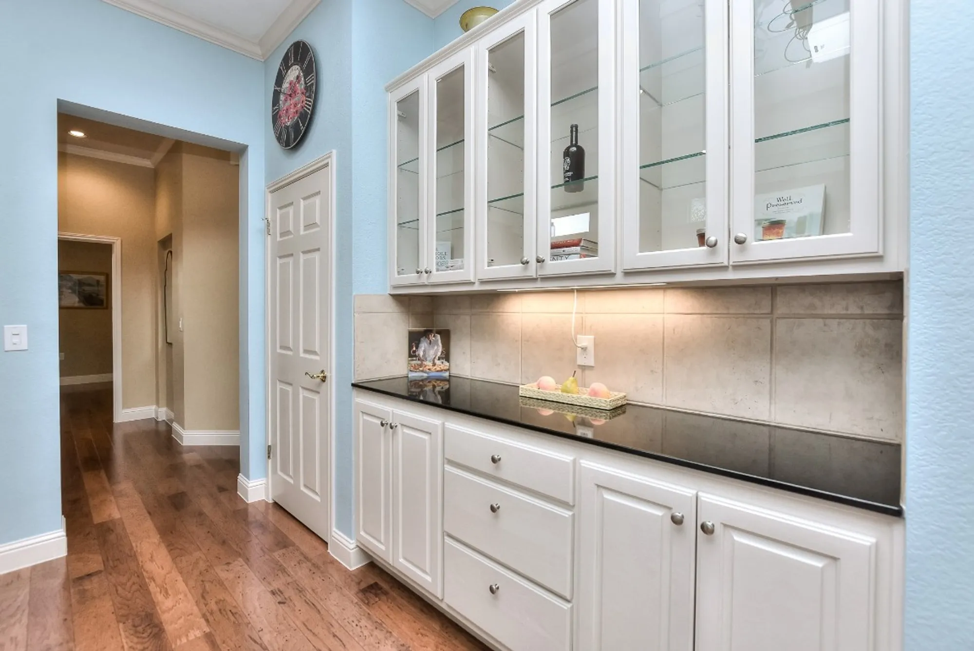 Property Slideshow image 15 of 40 | 204 whippoorwill cv, Georgetown, TX, 78633