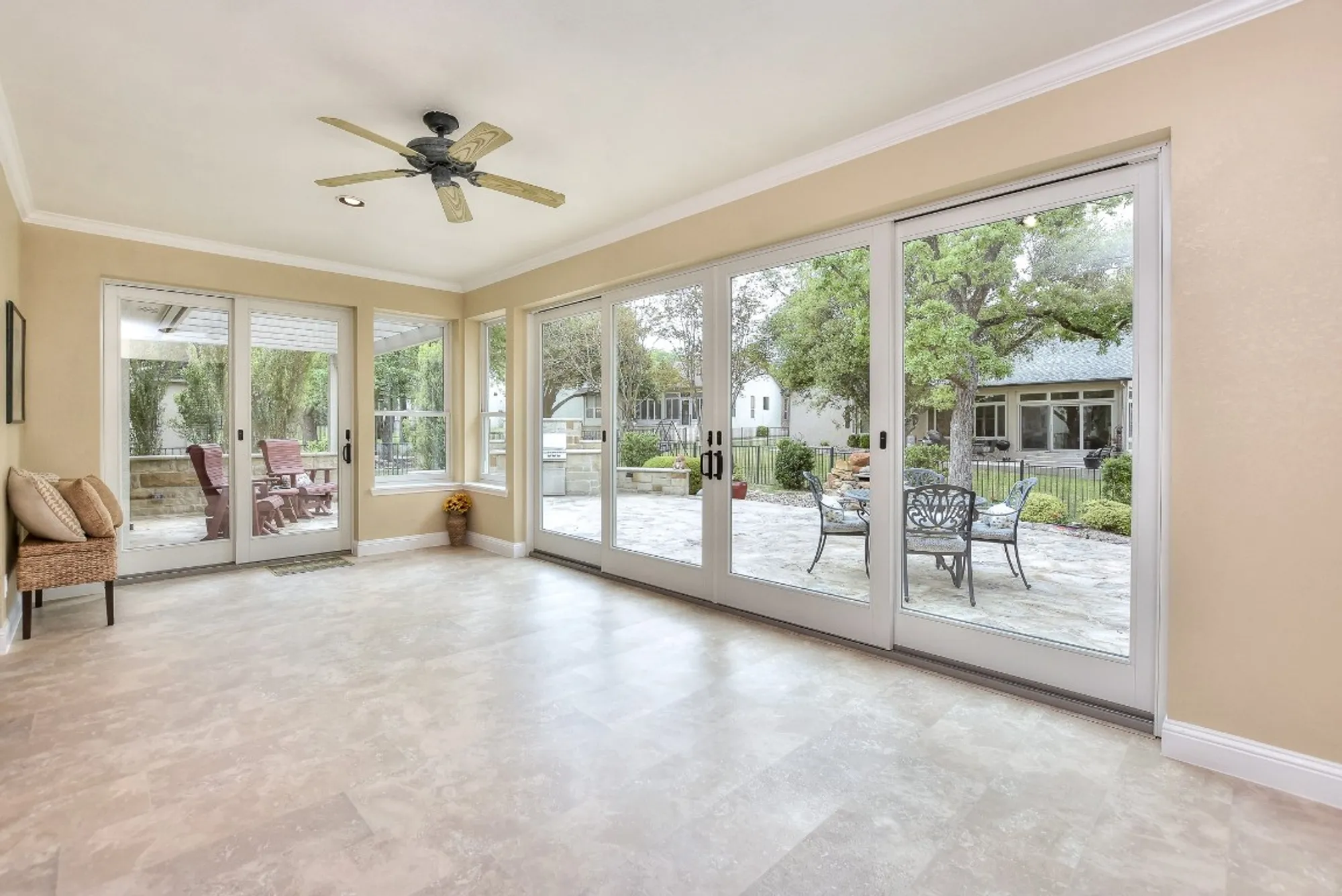 Property Slideshow image 9 of 40 | 204 whippoorwill cv, Georgetown, TX, 78633