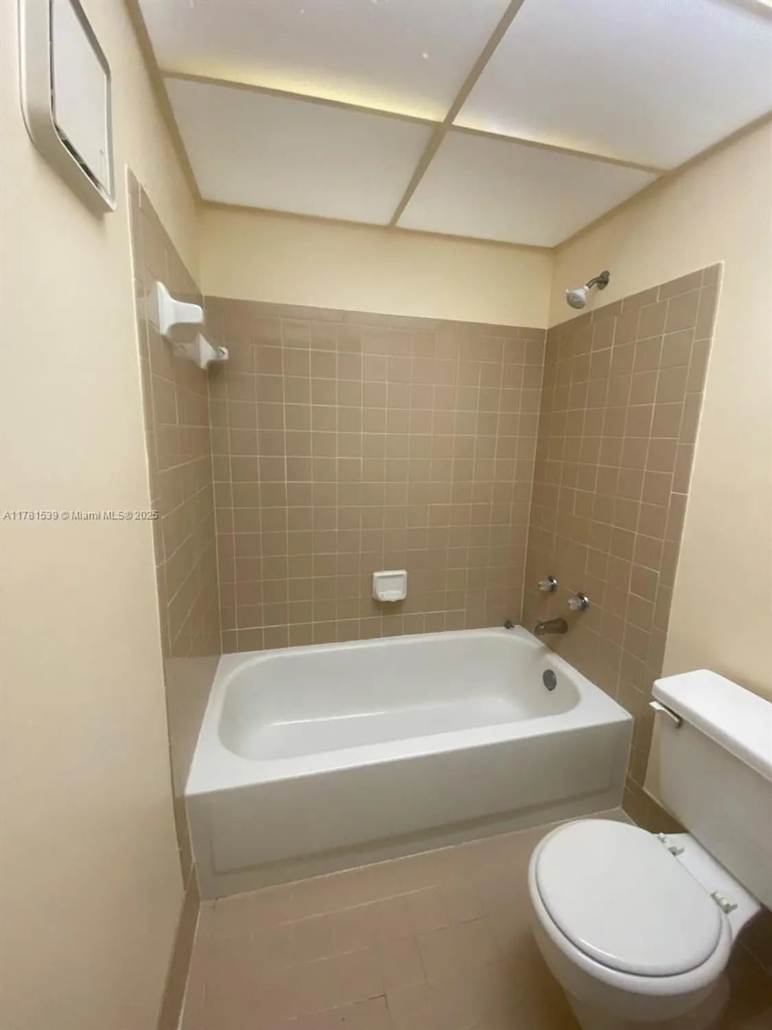 Property Slideshow image 15 of 18 | 6890 royal palm blvd apt 305h, Margate, FL, 33063