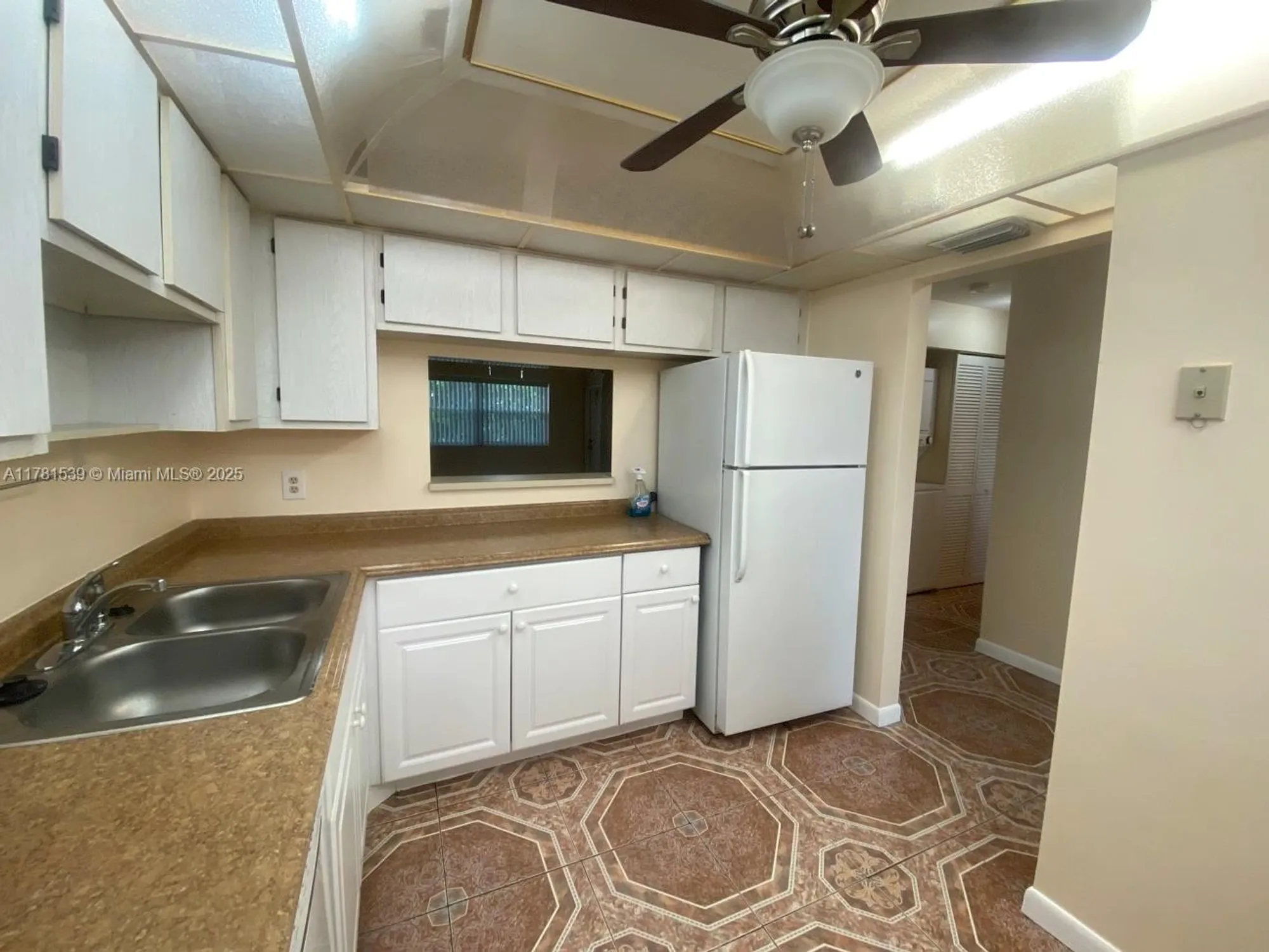 Property Slideshow image 1 of 18 | 6890 royal palm blvd apt 305h, Margate, FL, 33063