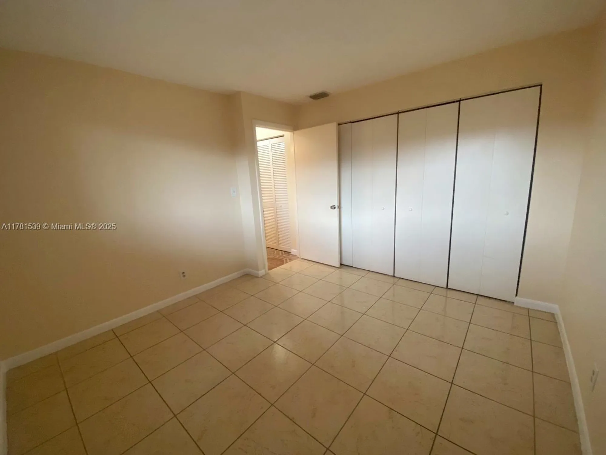 Property Slideshow image 10 of 18 | 6890 royal palm blvd apt 305h, Margate, FL, 33063