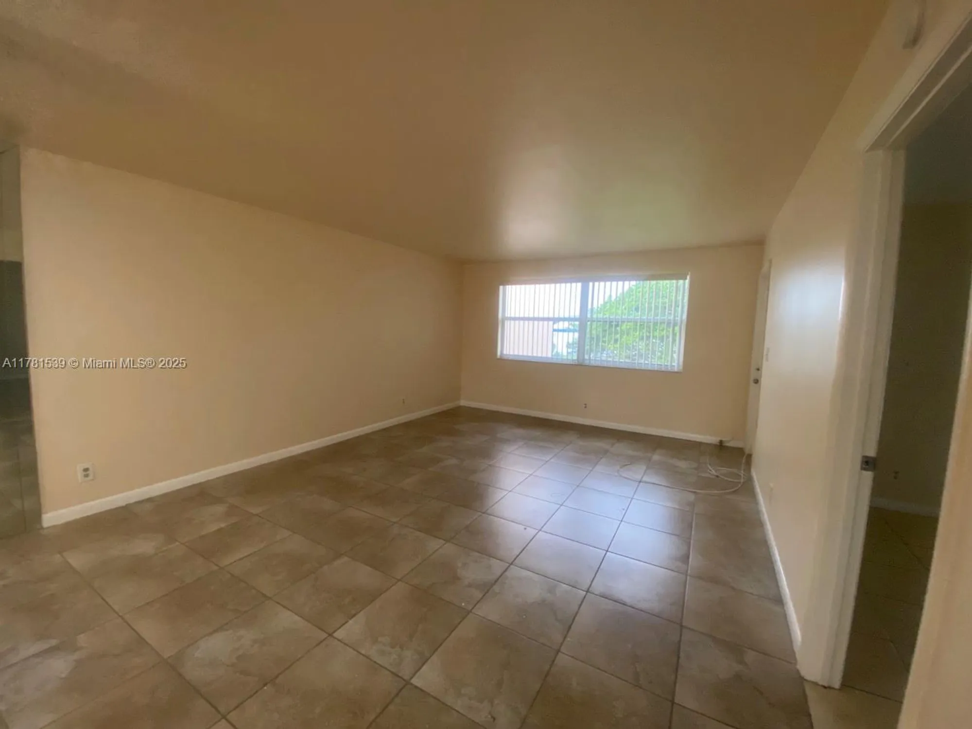 Property Slideshow image 4 of 18 | 6890 royal palm blvd apt 305h, Margate, FL, 33063