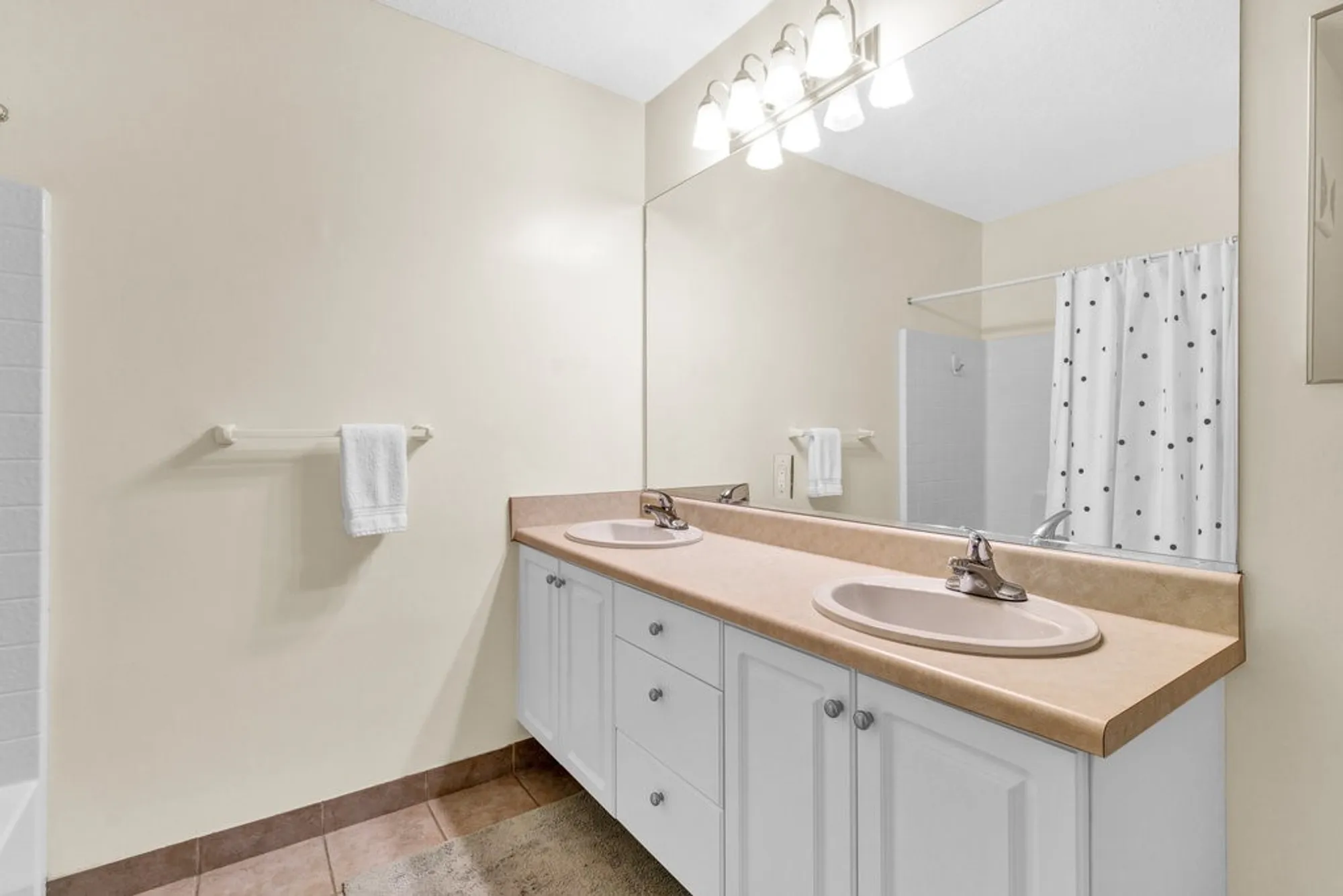 Property Slideshow image 18 of 36 | 5025 fairways cir apt b206, Vero Beach, FL, 32967