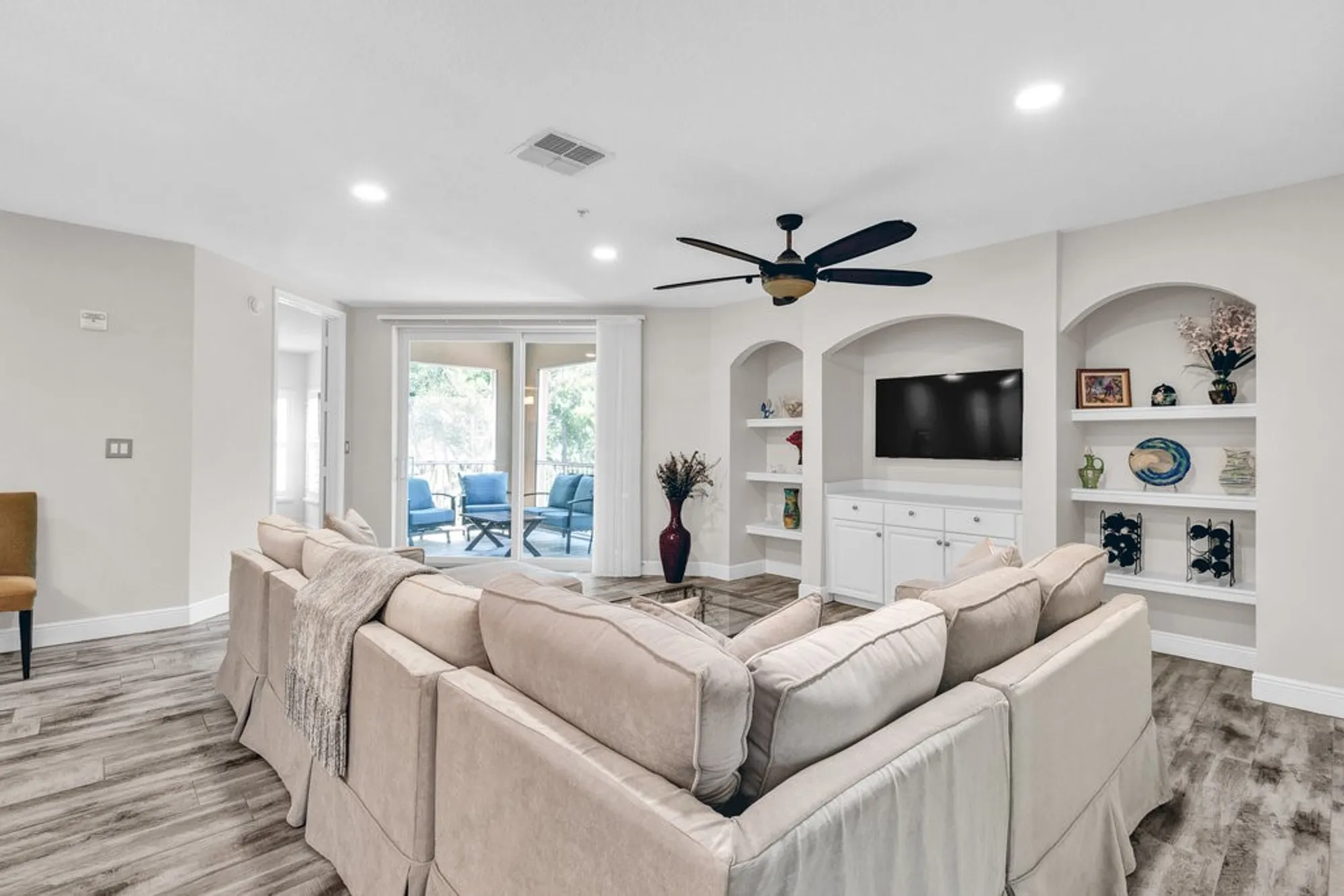 Property Slideshow image 6 of 36 | 5025 fairways cir apt b206, Vero Beach, FL, 32967