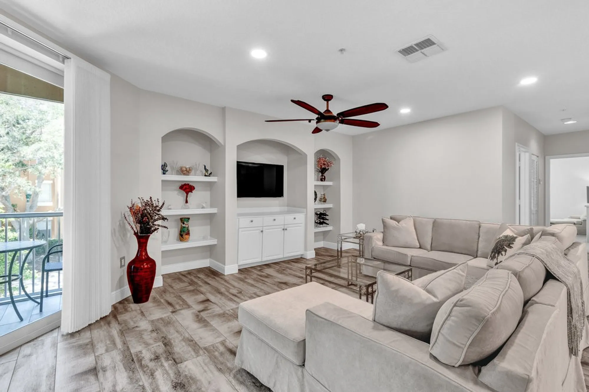 Property Slideshow image 8 of 36 | 5025 fairways cir apt b206, Vero Beach, FL, 32967