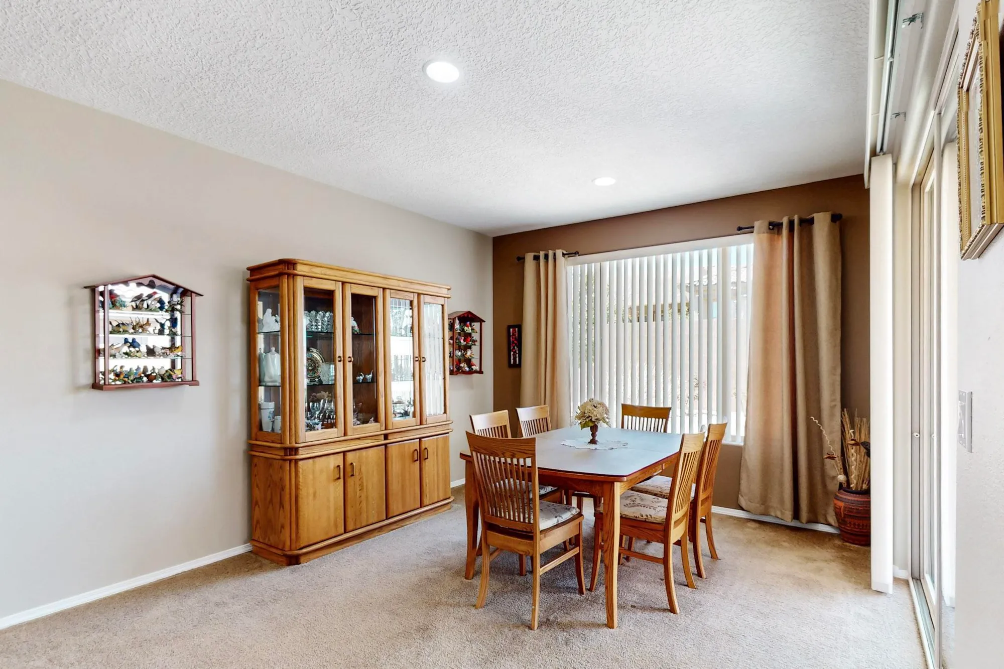 Property Slideshow image 14 of 44 | 9312 bear lake way, Albuquerque, NM, 87120