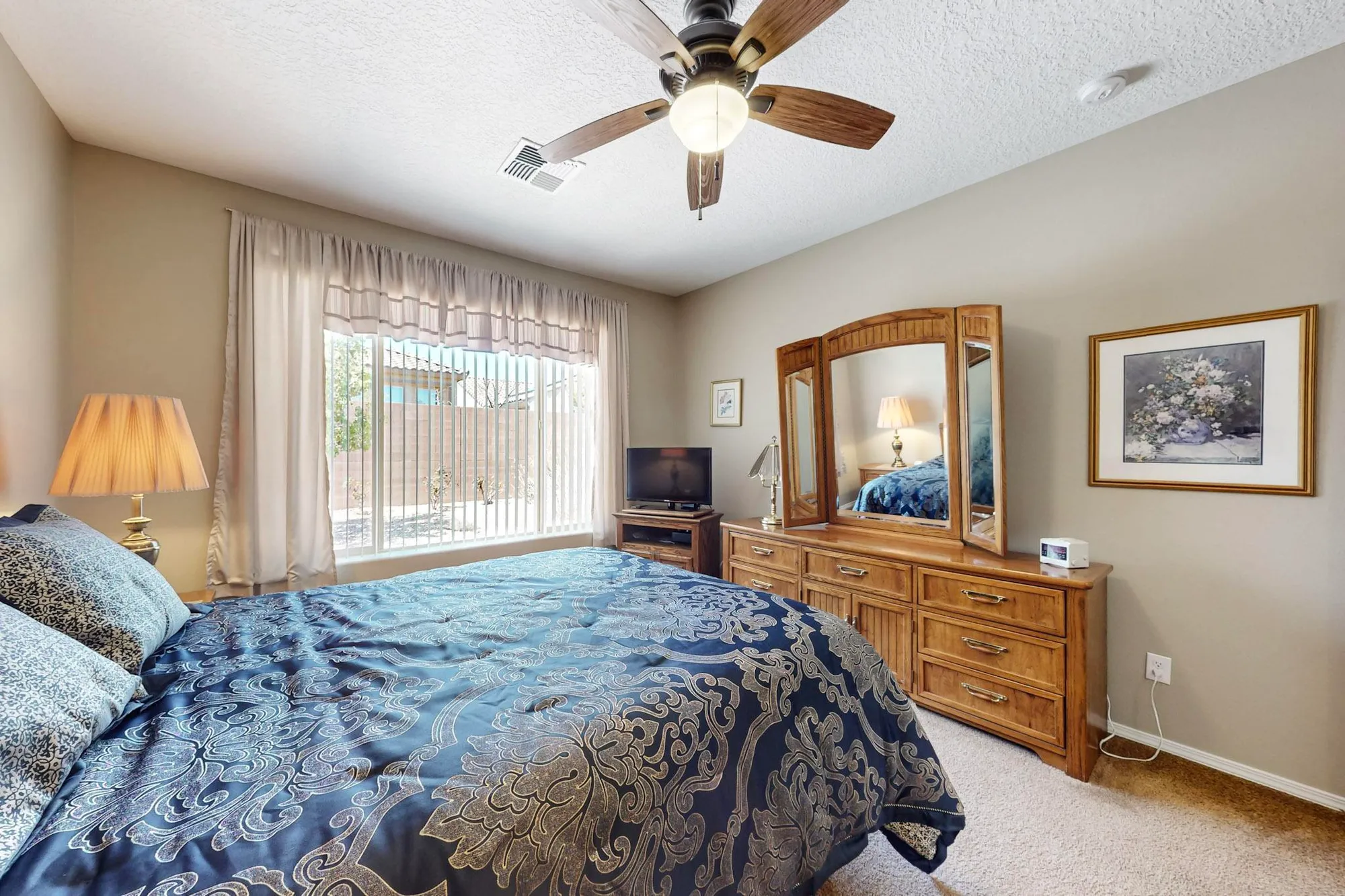 Property Slideshow image 16 of 44 | 9312 bear lake way, Albuquerque, NM, 87120
