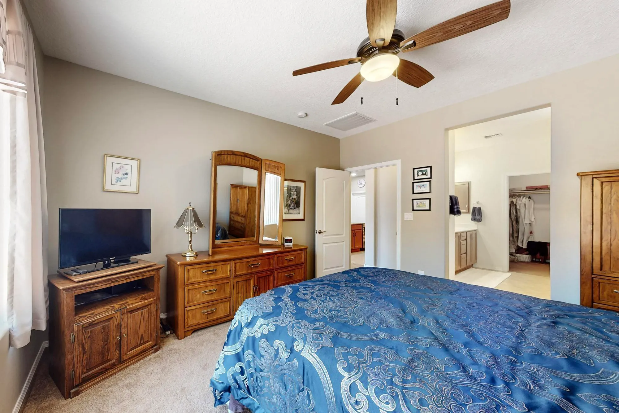 Property Slideshow image 17 of 44 | 9312 bear lake way, Albuquerque, NM, 87120