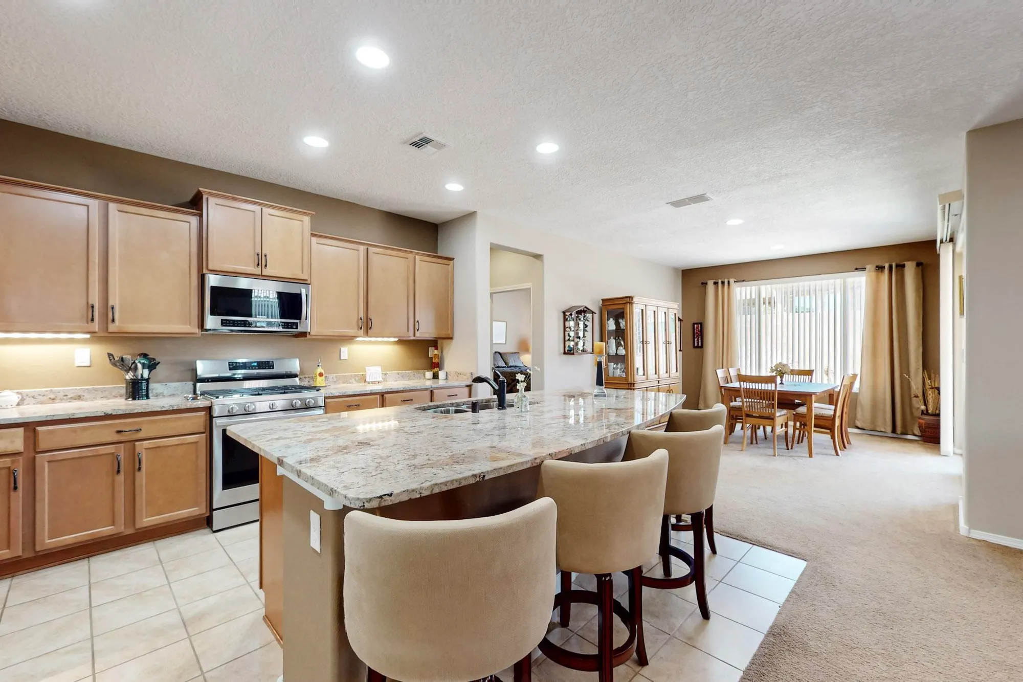 Property Slideshow image 10 of 44 | 9312 bear lake way, Albuquerque, NM, 87120
