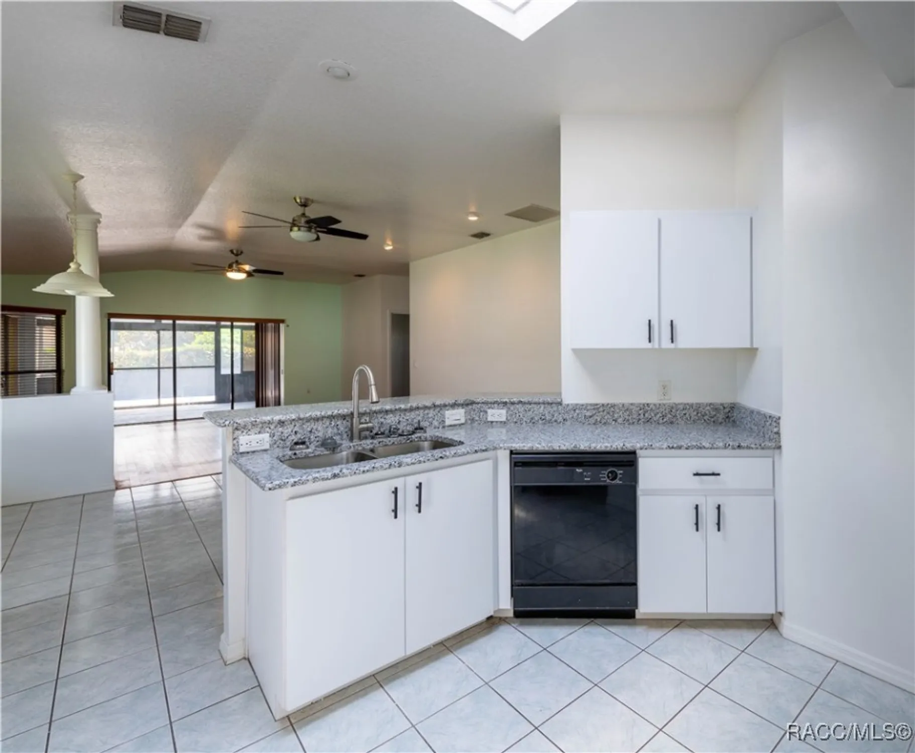 Property Slideshow image 5 of 43 | 1829 w jena ct, Lecanto, FL, 34461