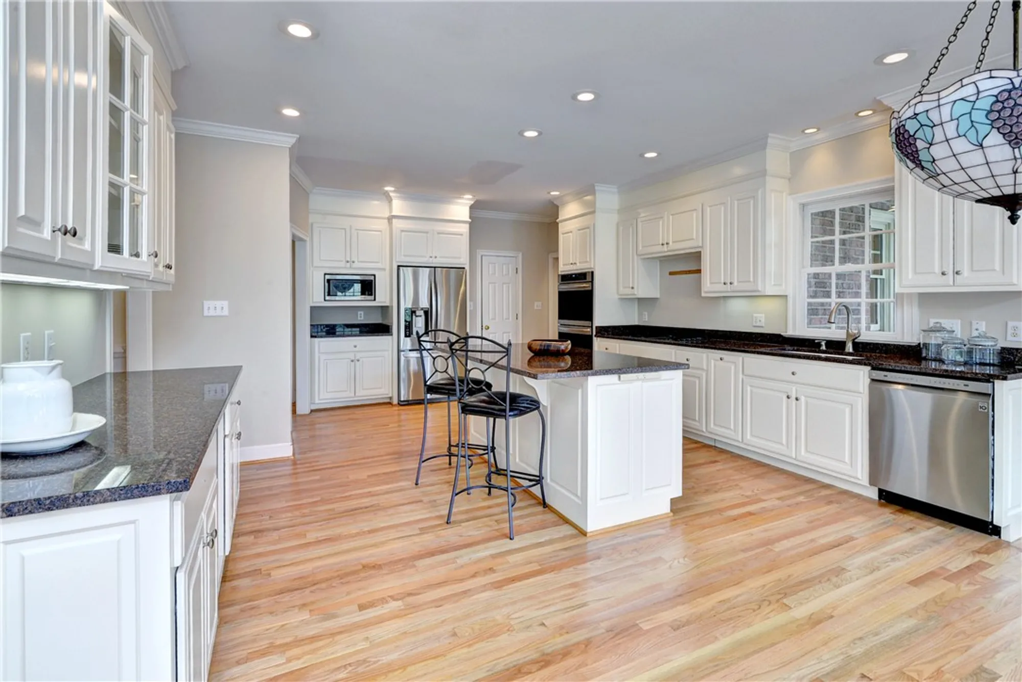 Property Slideshow image 14 of 47 | 2809 middle woodland close, Williamsburg, VA, 23185