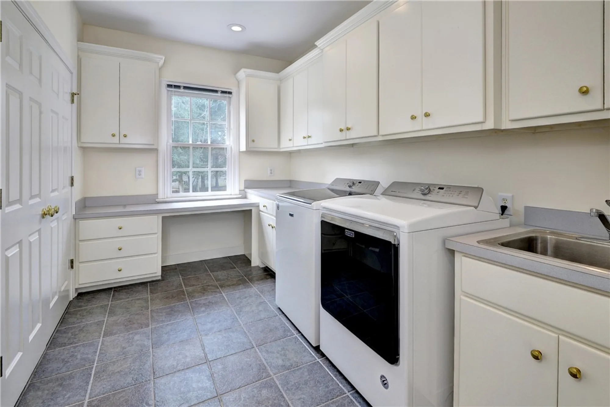 Property Slideshow image 19 of 47 | 2809 middle woodland close, Williamsburg, VA, 23185