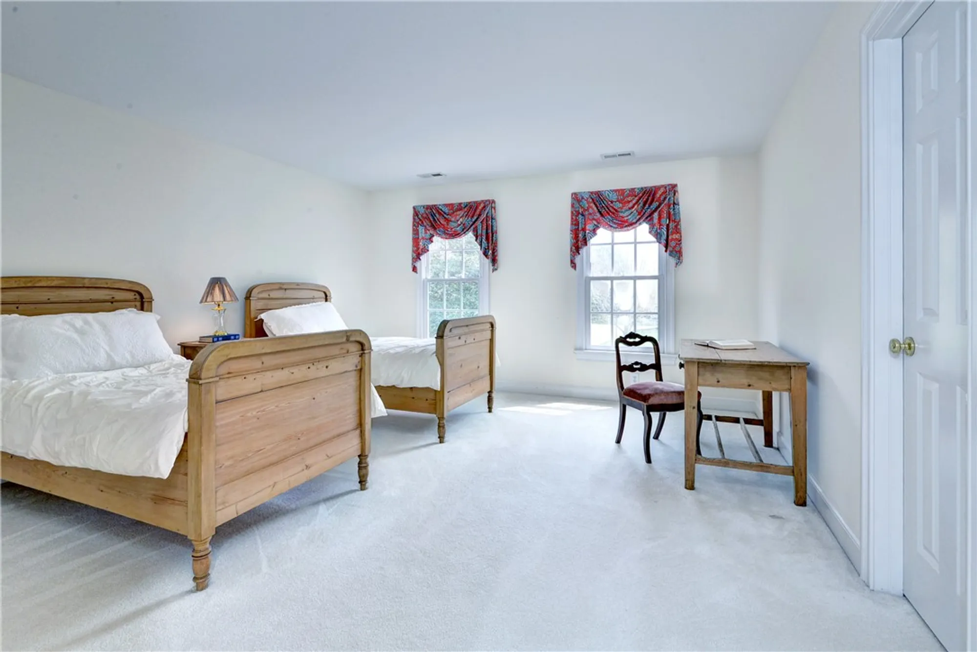 Property Slideshow image 37 of 47 | 2809 middle woodland close, Williamsburg, VA, 23185
