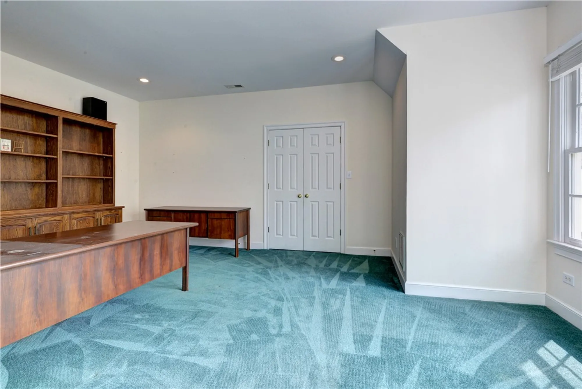 Property Slideshow image 38 of 47 | 2809 middle woodland close, Williamsburg, VA, 23185