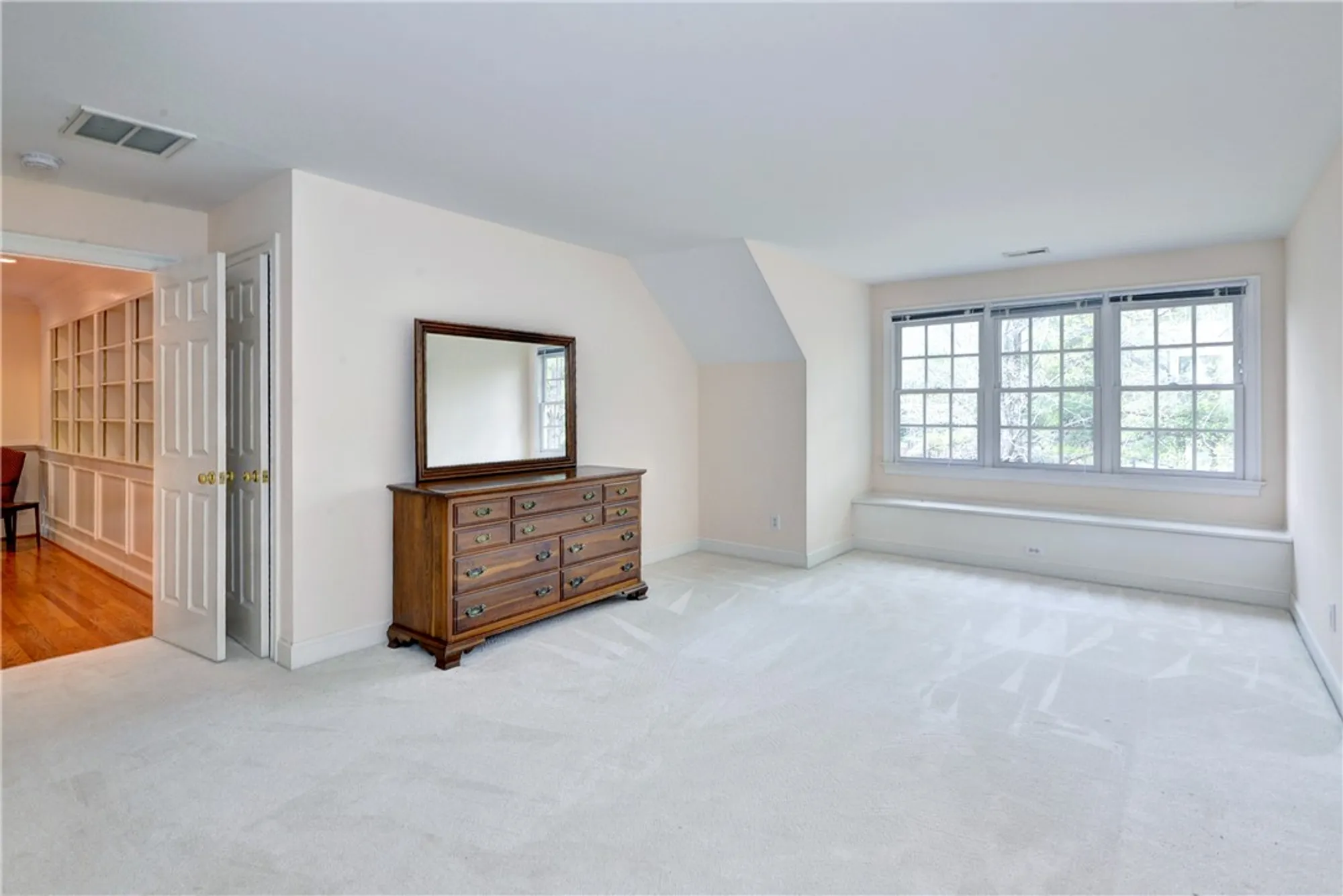 Property Slideshow image 32 of 47 | 2809 middle woodland close, Williamsburg, VA, 23185