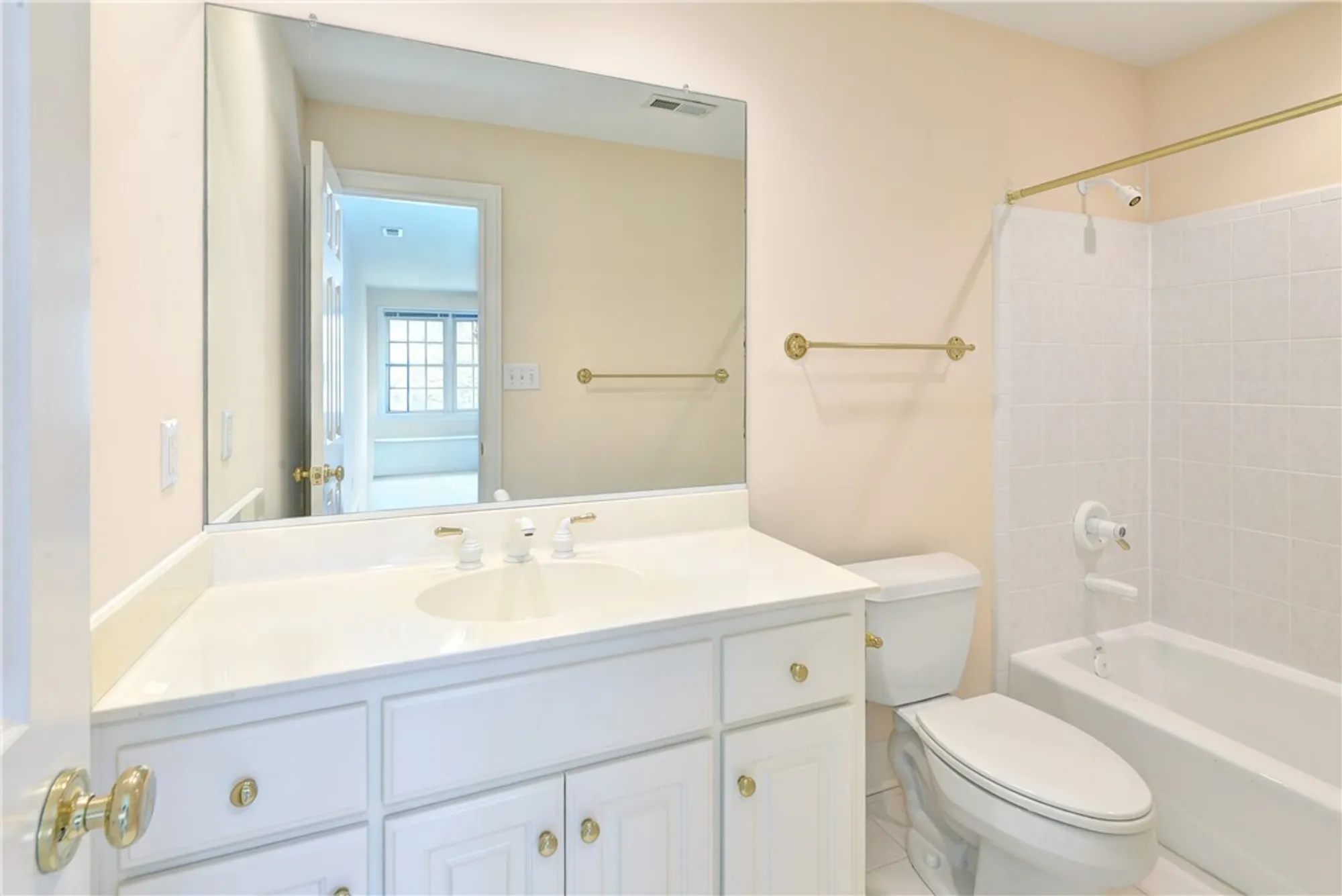 Property Slideshow image 33 of 47 | 2809 middle woodland close, Williamsburg, VA, 23185