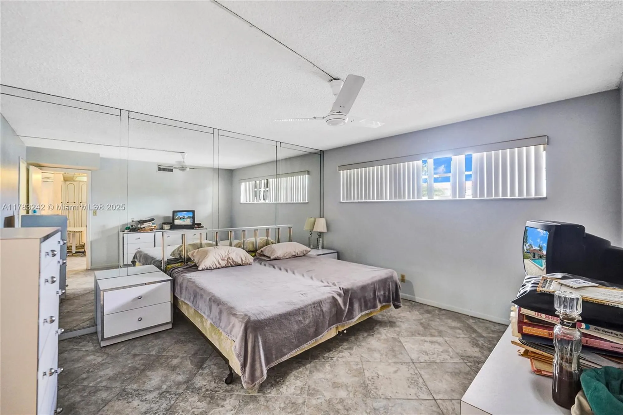 Property Slideshow image 17 of 36 | 811 s hollybrook dr 207, Pembroke Pines, FL, 33025