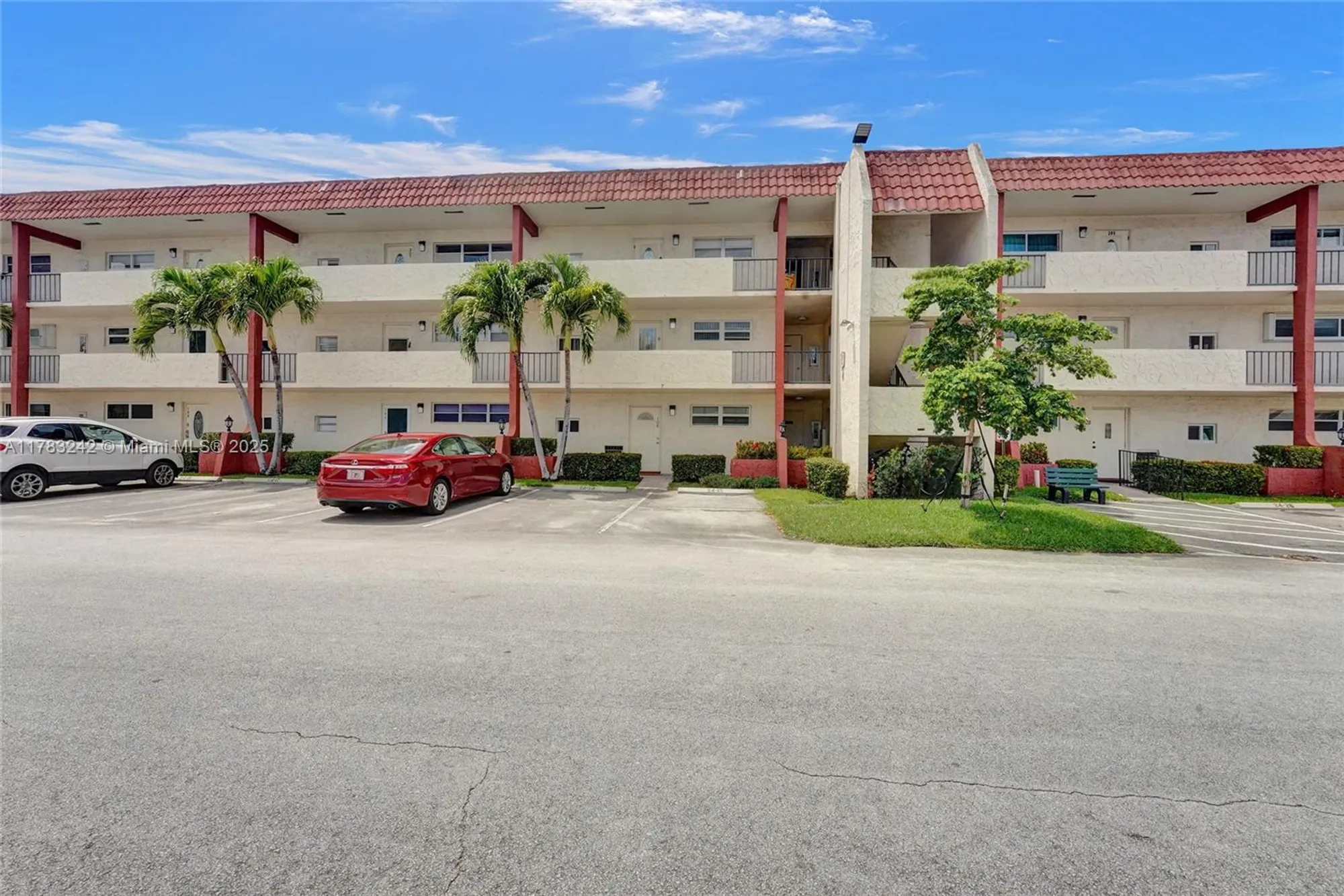 Property Slideshow image 1 of 36 | 811 s hollybrook dr 207, Pembroke Pines, FL, 33025