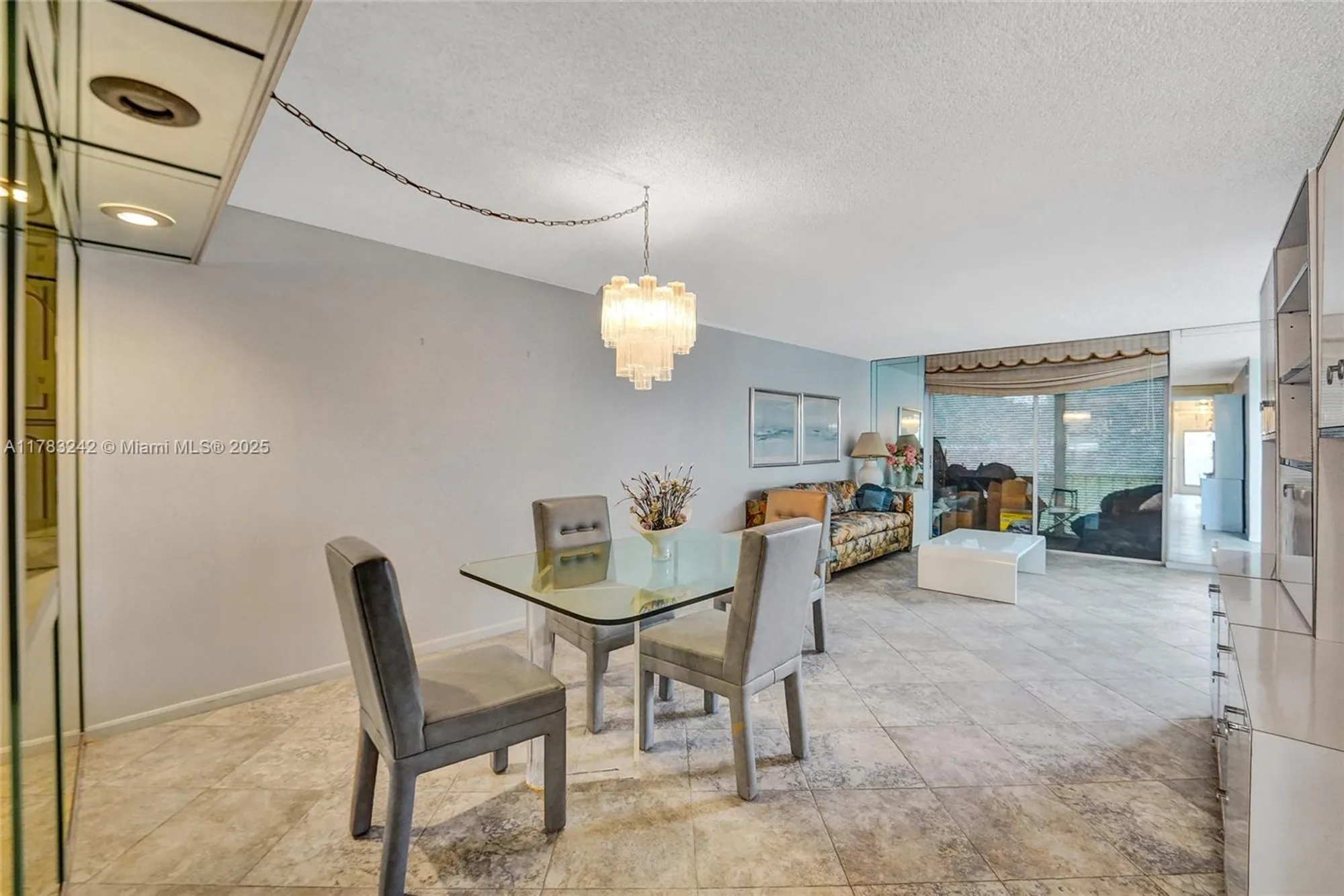 Property Slideshow image 10 of 36 | 811 s hollybrook dr 207, Pembroke Pines, FL, 33025