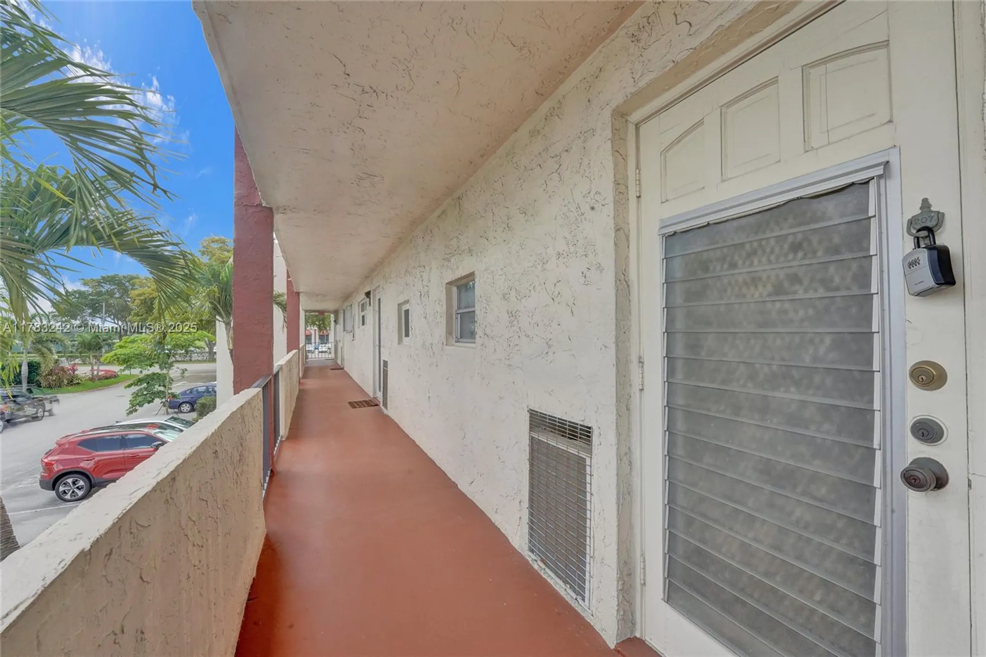 Property Slideshow image 28 of 36 | 811 s hollybrook dr 207, Pembroke Pines, FL, 33025