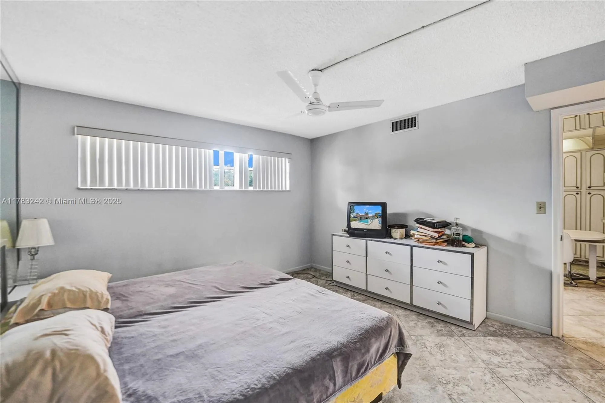 Property Slideshow image 20 of 36 | 811 s hollybrook dr 207, Pembroke Pines, FL, 33025