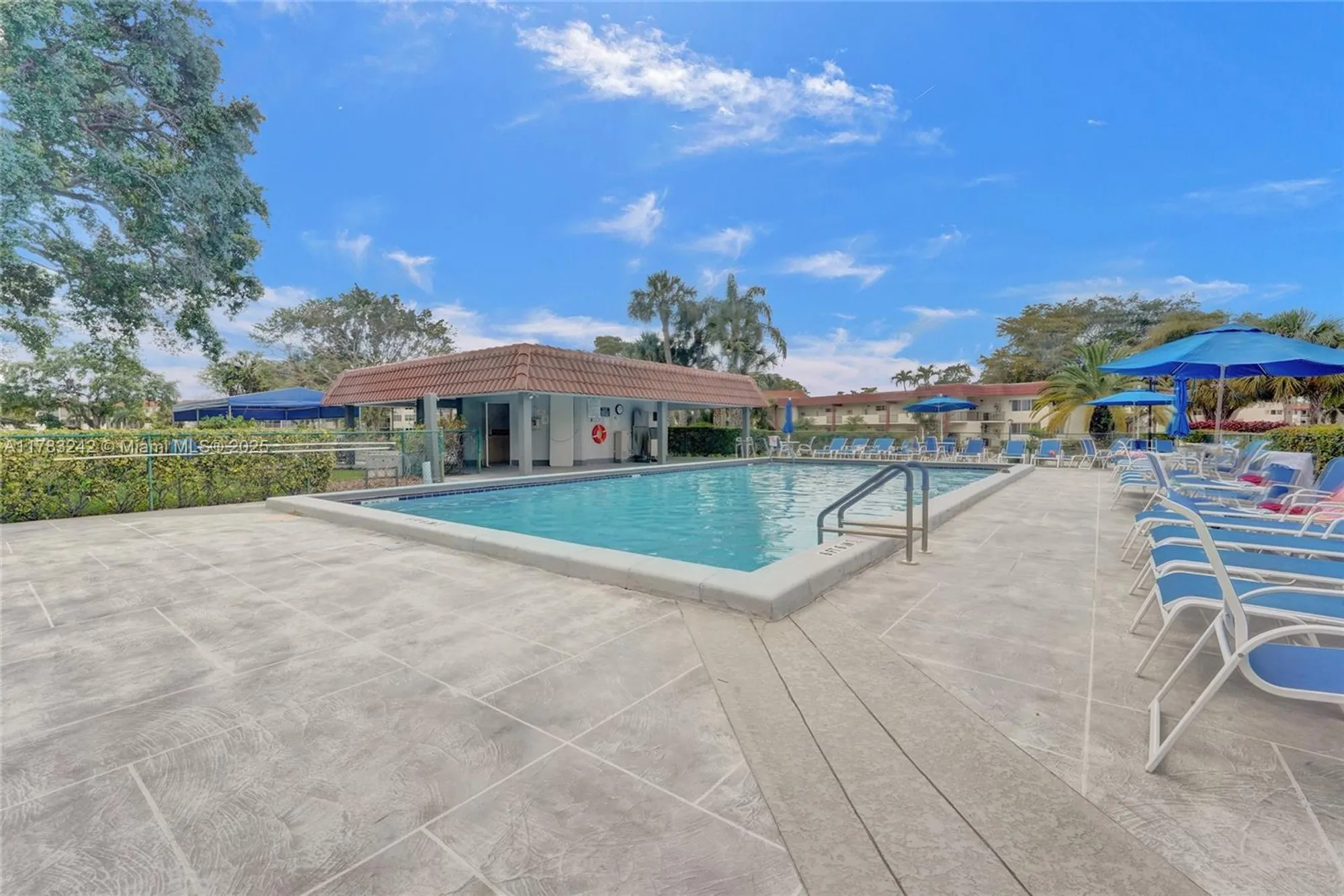 Property Slideshow image 34 of 36 | 811 s hollybrook dr 207, Pembroke Pines, FL, 33025