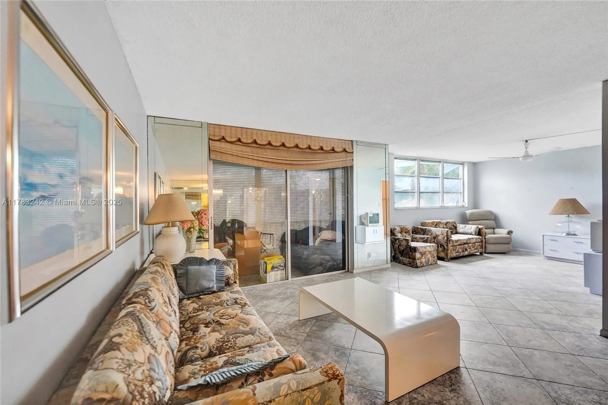 Property Slideshow image 5 of 36 | 811 s hollybrook dr 207, Pembroke Pines, FL, 33025