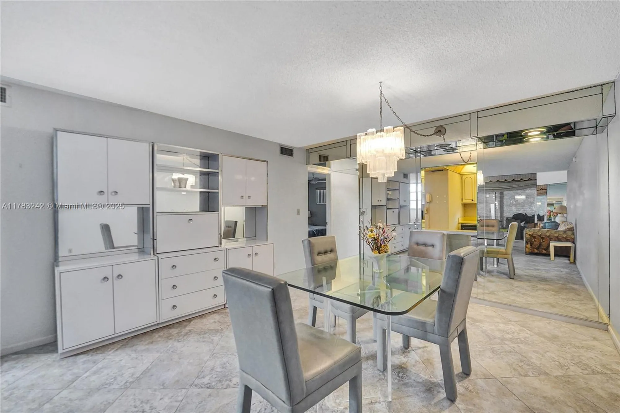 Property Slideshow image 9 of 36 | 811 s hollybrook dr 207, Pembroke Pines, FL, 33025