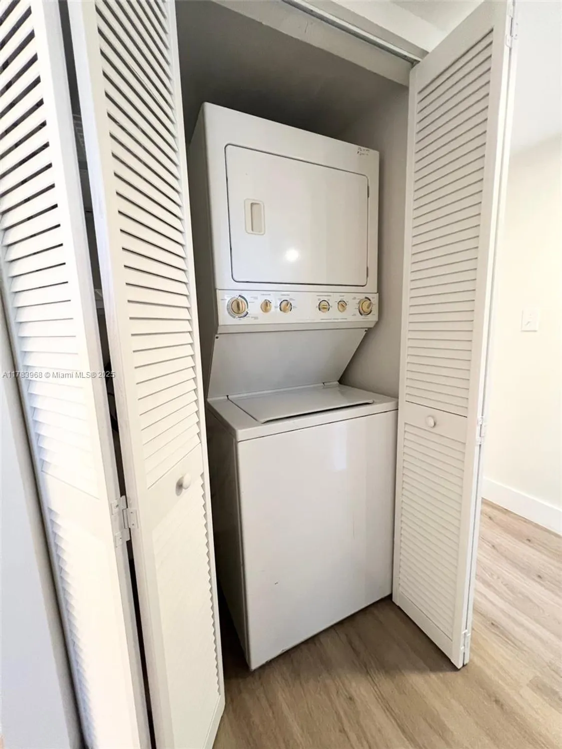 Property Slideshow image 7 of 20 | 6085 n sabal palm blvd 308, Tamarac, FL, 33319