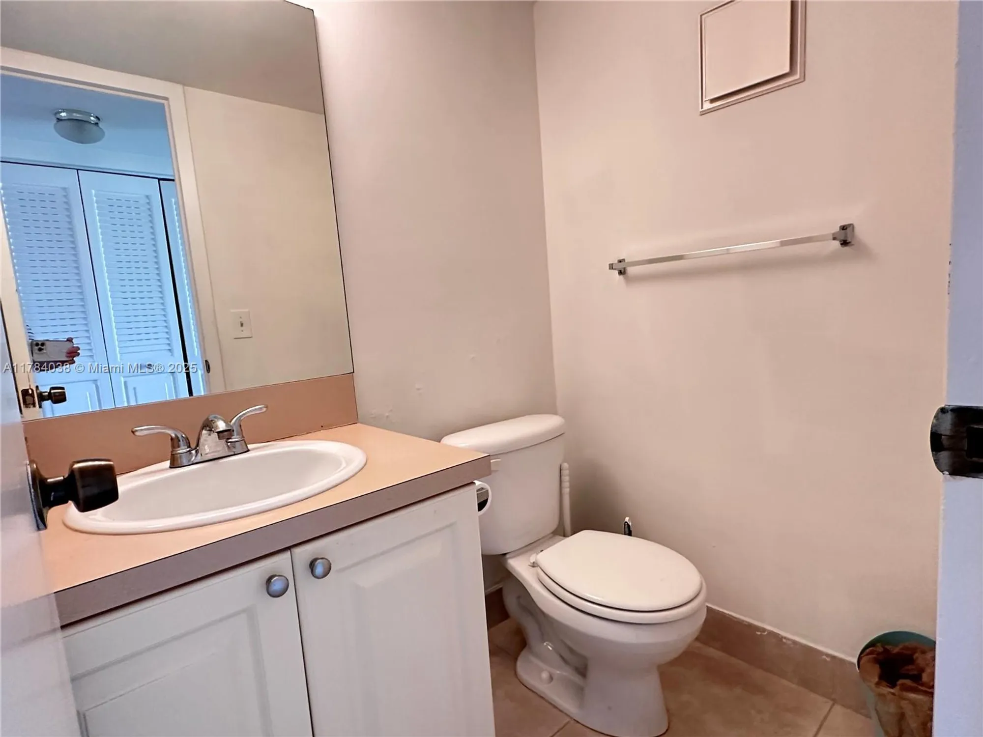 Property Slideshow image 19 of 22 | 569 fanshaw n # 569, Boca Raton, FL, 33434