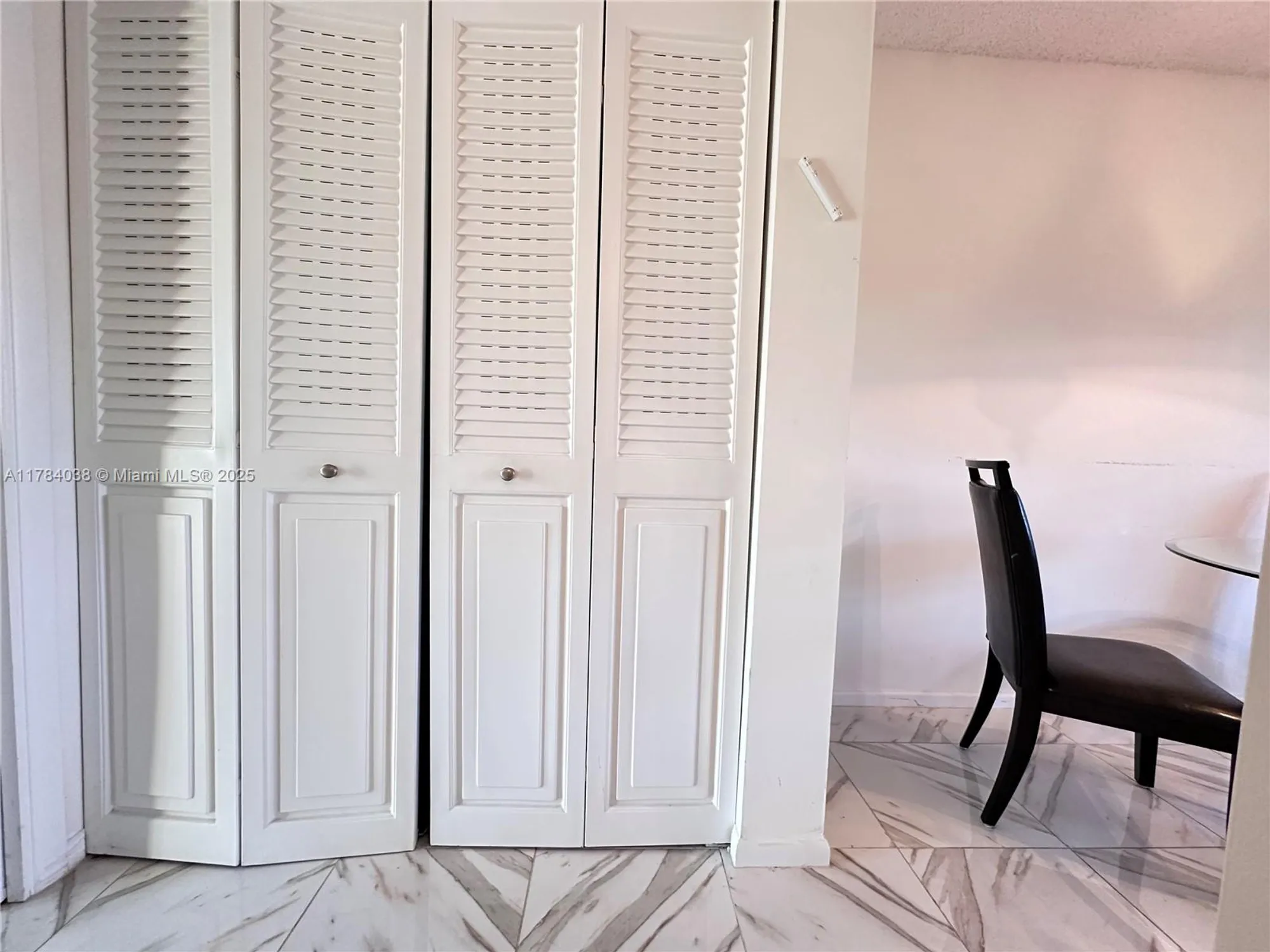 Property Slideshow image 13 of 22 | 569 fanshaw n # 569, Boca Raton, FL, 33434