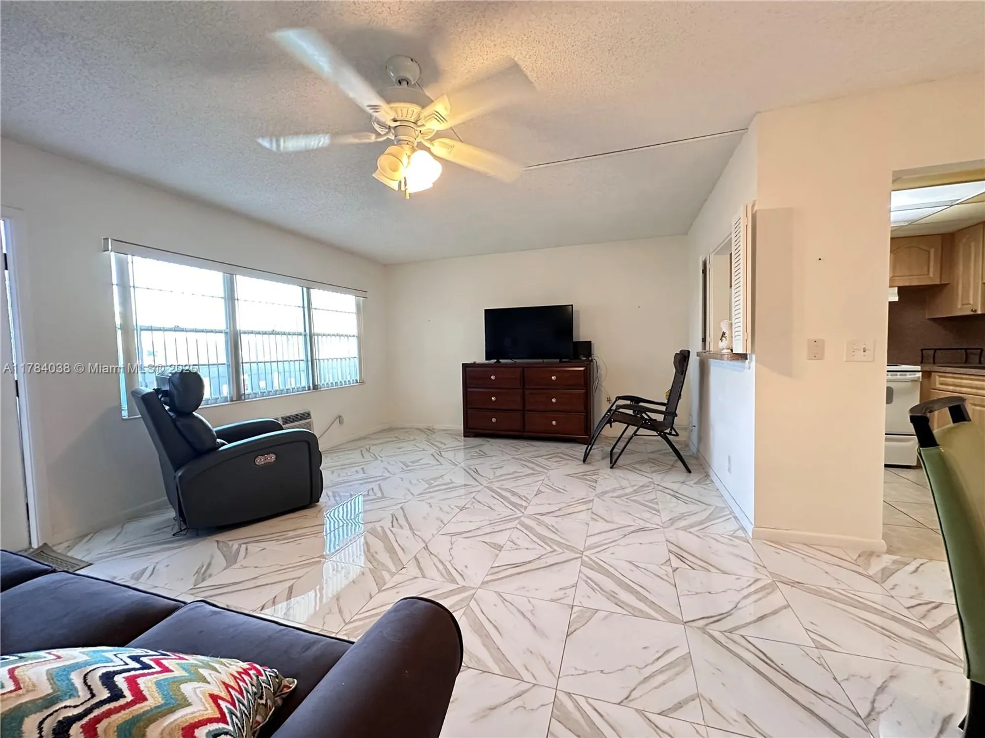 Property Slideshow image 6 of 22 | 569 fanshaw n # 569, Boca Raton, FL, 33434
