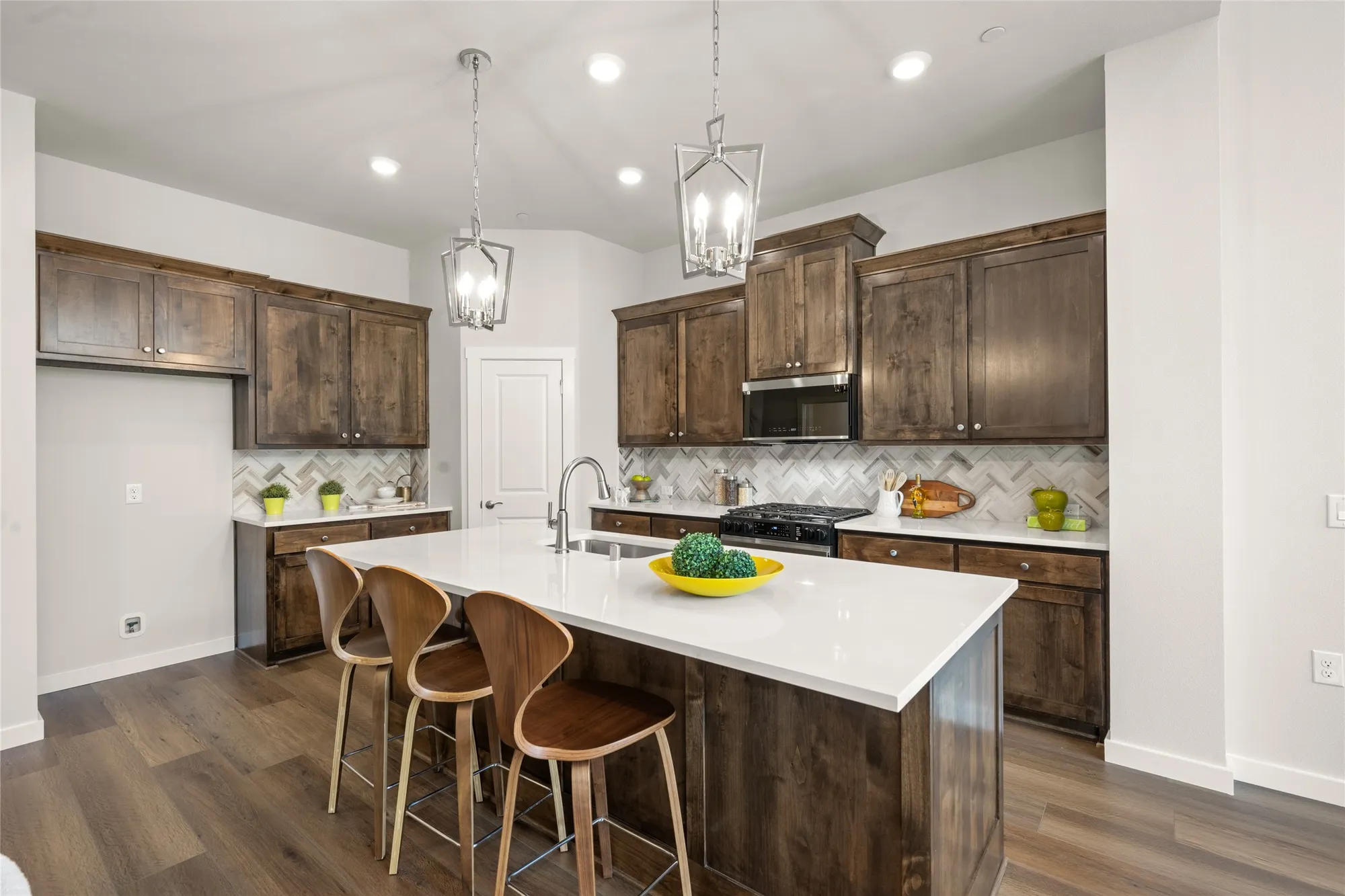 Property Slideshow image 12 of 26 | 2621 st helena ln, Grand Prairie, TX, 75054