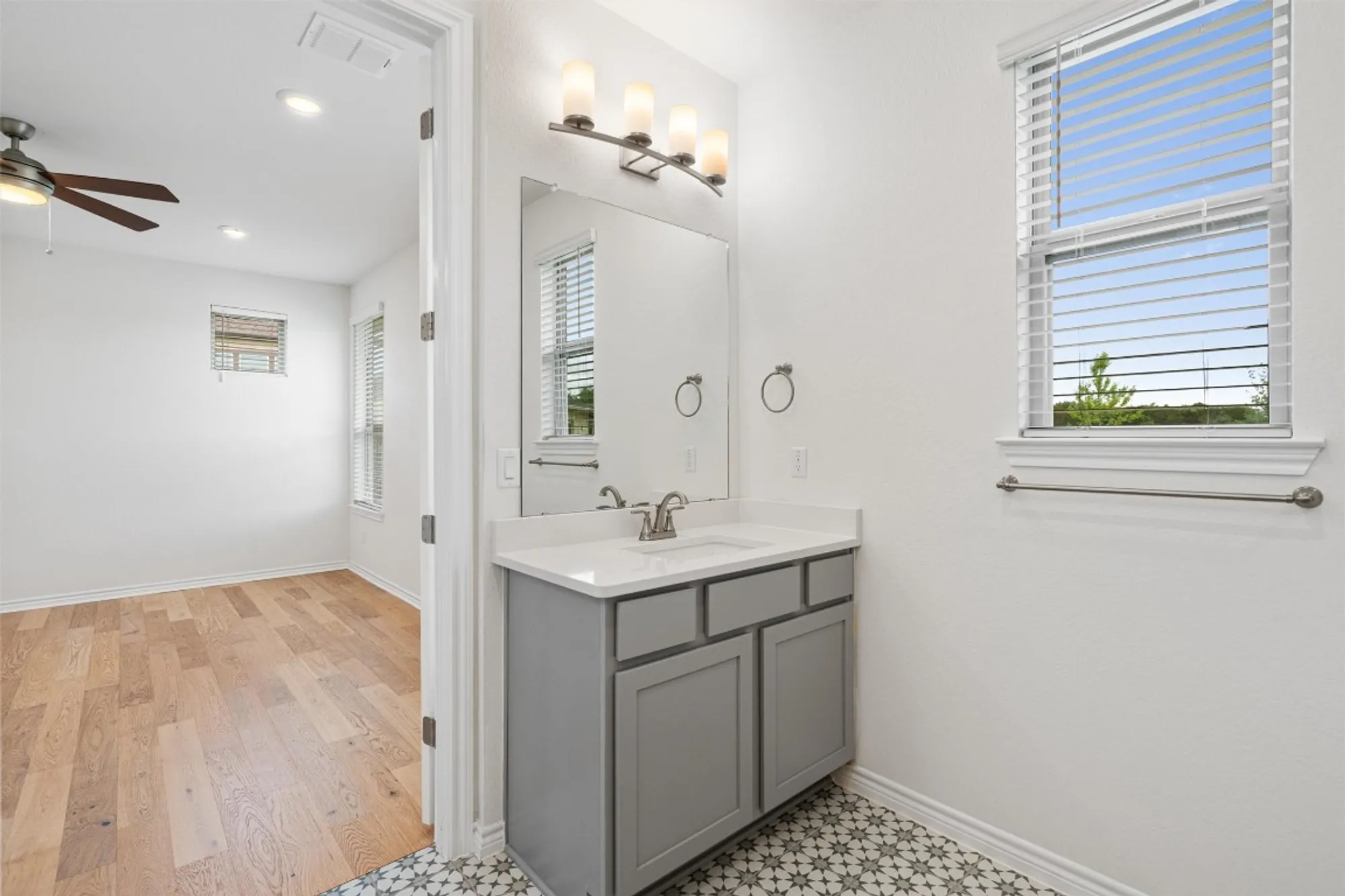 Property Slideshow image 16 of 39 | 150 roaming rock trl # 101, San Marcos, TX, 78666