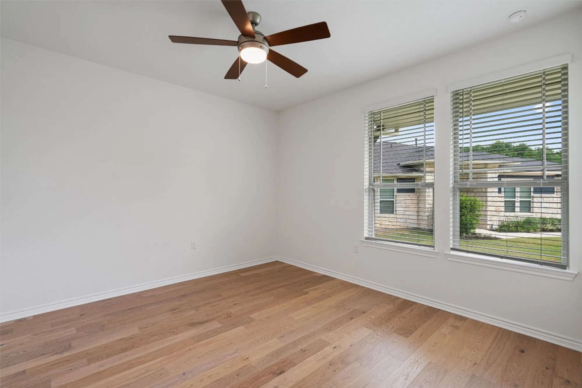 Property Slideshow image 18 of 39 | 150 roaming rock trl # 101, San Marcos, TX, 78666