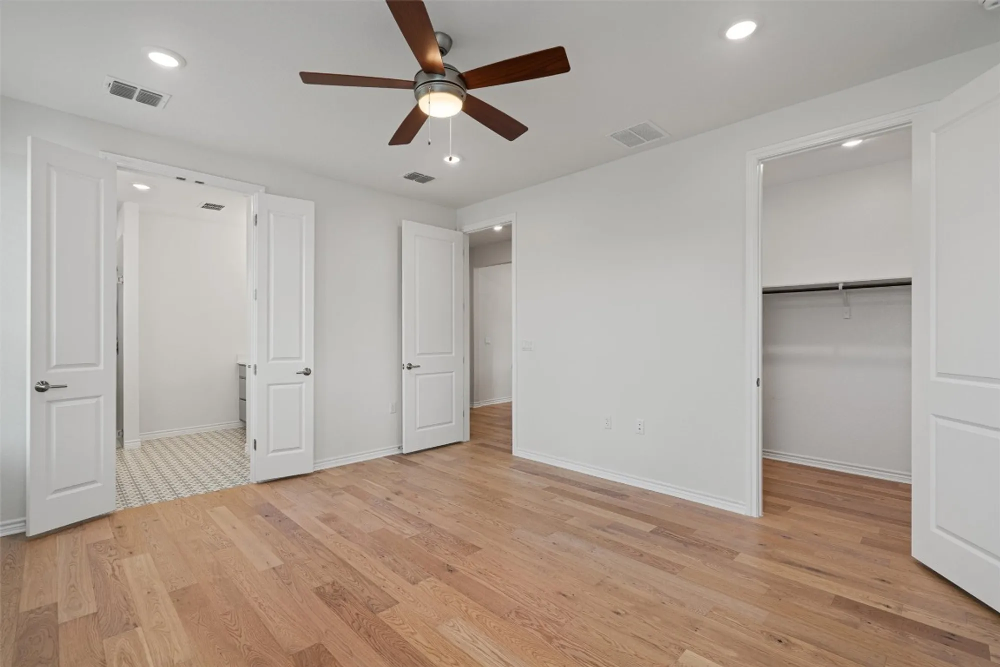 Property Slideshow image 13 of 39 | 150 roaming rock trl # 101, San Marcos, TX, 78666