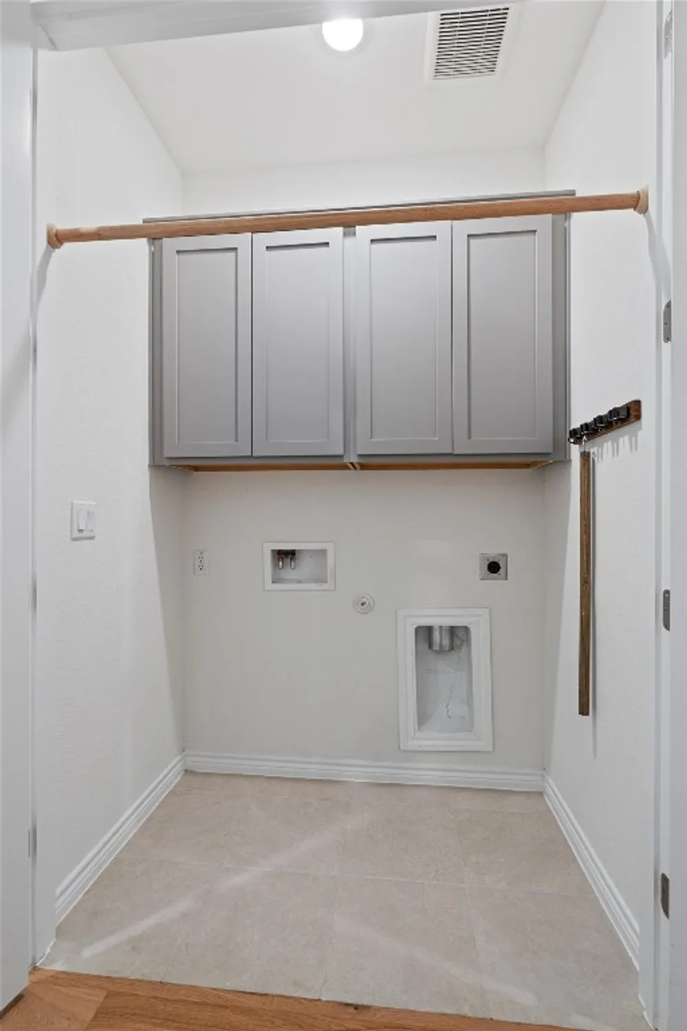 Property Slideshow image 22 of 39 | 150 roaming rock trl # 101, San Marcos, TX, 78666