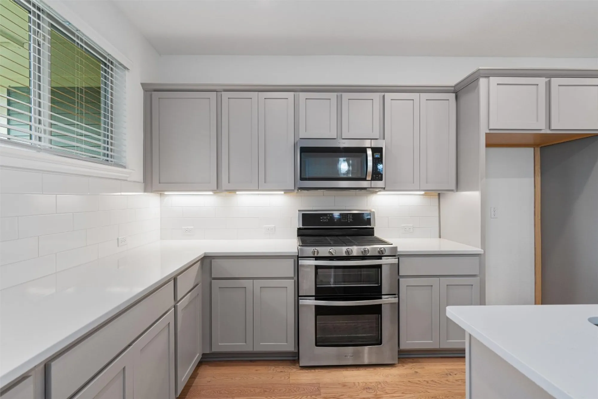 Property Slideshow image 7 of 39 | 150 roaming rock trl # 101, San Marcos, TX, 78666