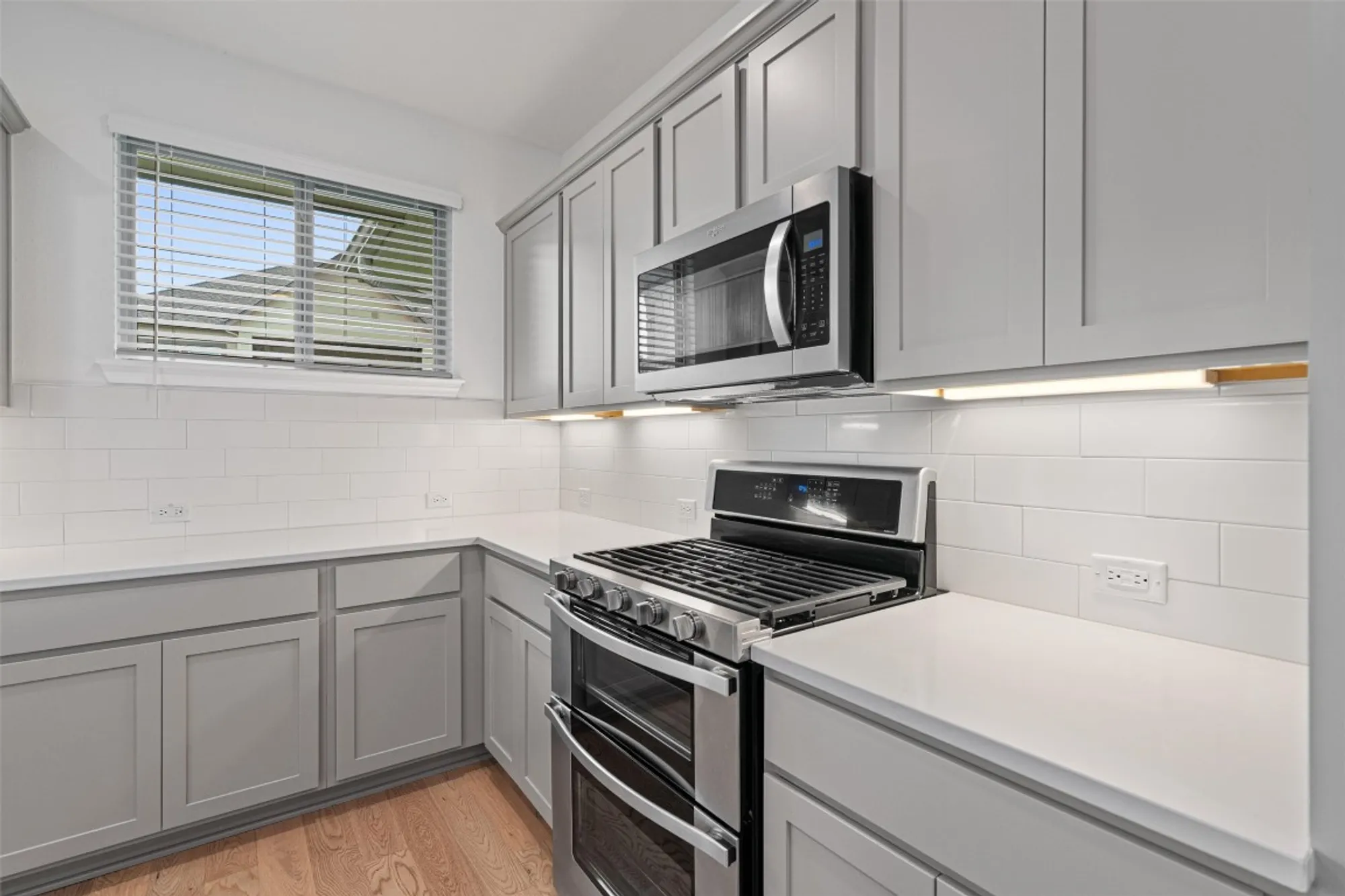 Property Slideshow image 9 of 39 | 150 roaming rock trl # 101, San Marcos, TX, 78666