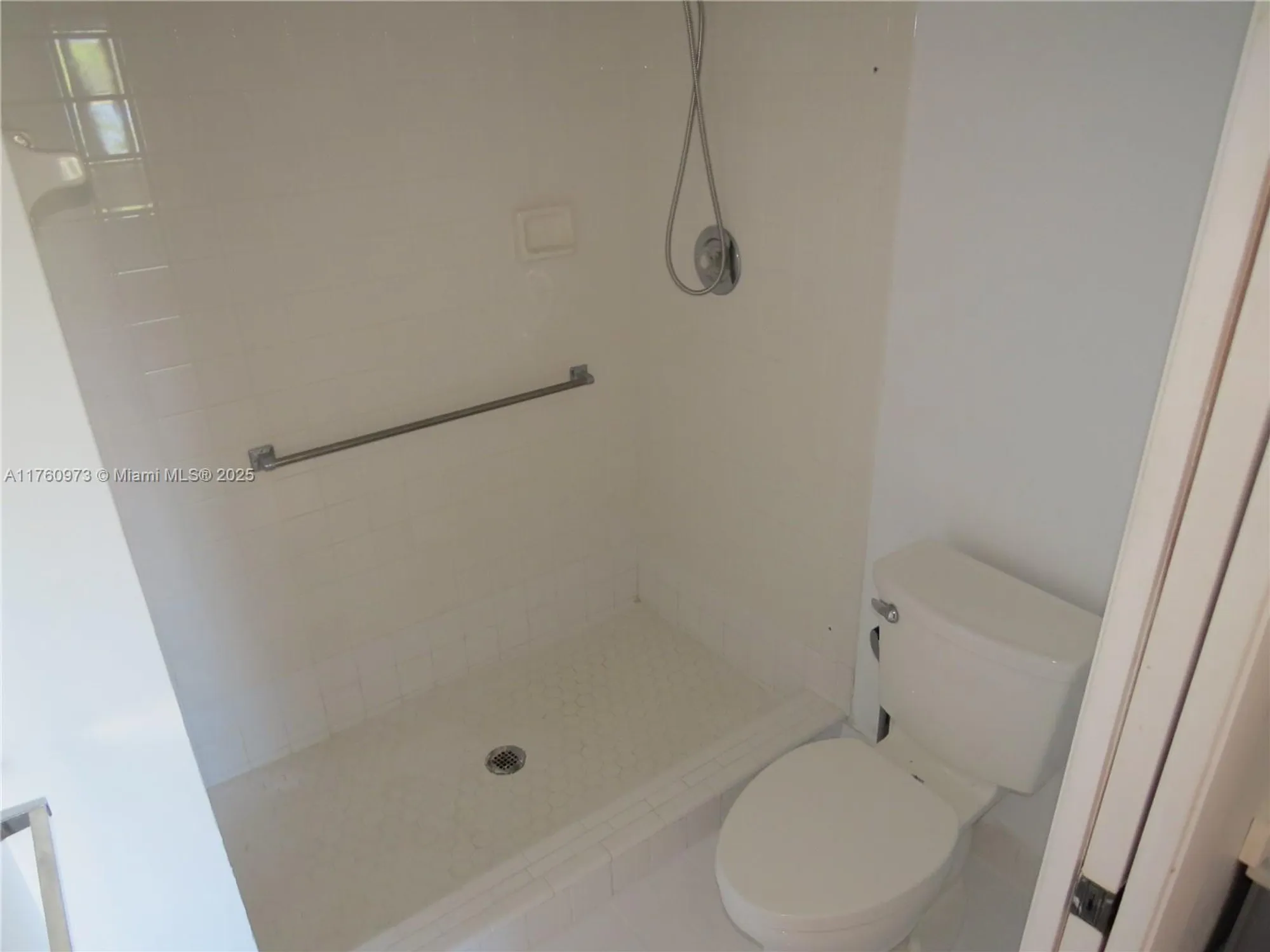 Property Slideshow image 11 of 22 | 7711 trent dr 106, Tamarac, FL, 33321