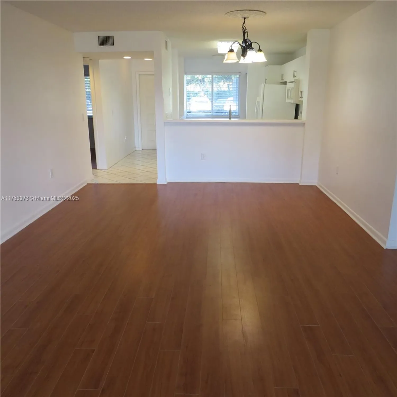 Property Slideshow image 7 of 22 | 7711 trent dr 106, Tamarac, FL, 33321