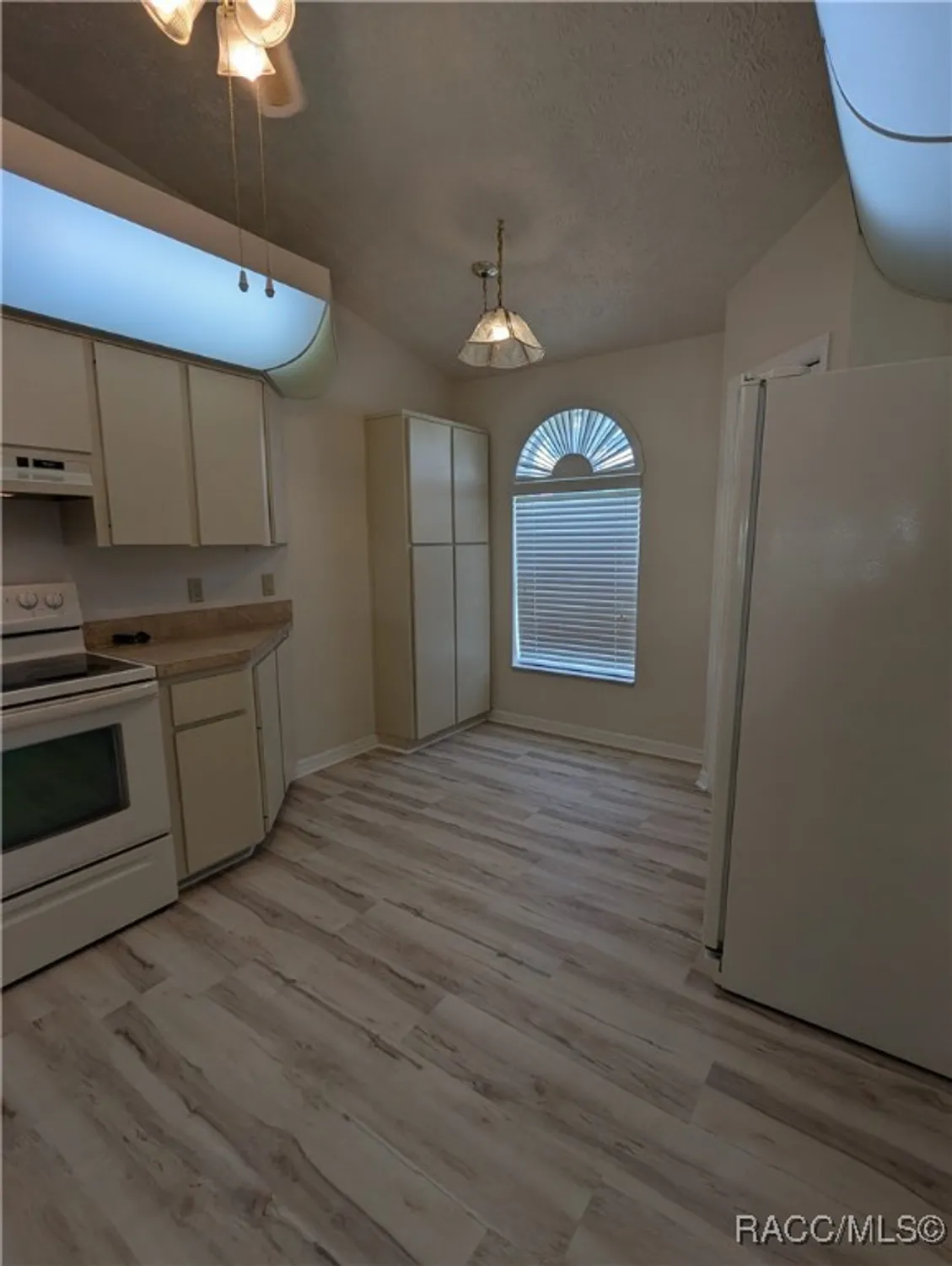 Property Slideshow image 19 of 23 | 806 windermere blvd, Inverness, FL, 34453