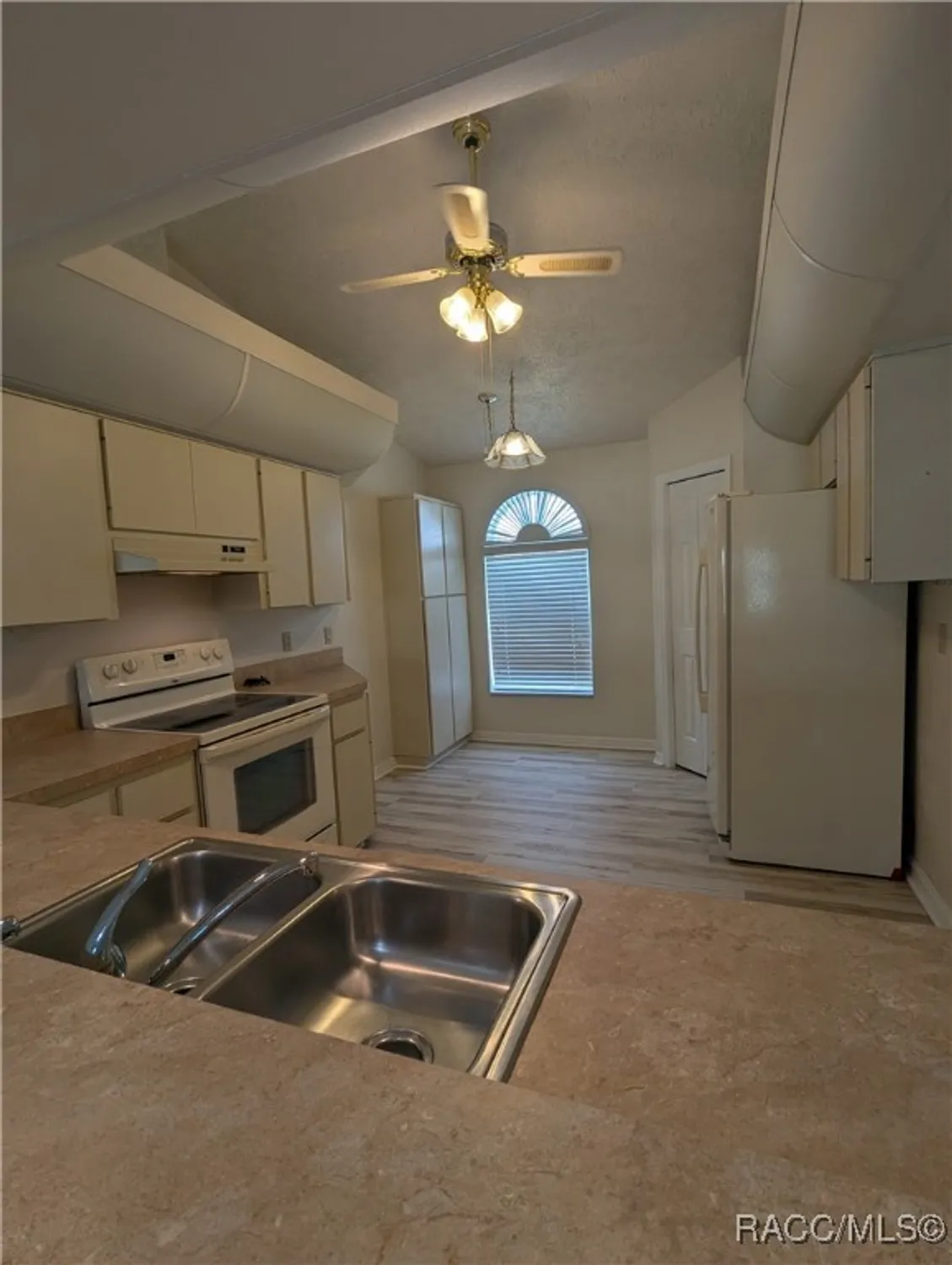 Property Slideshow image 7 of 23 | 806 windermere blvd, Inverness, FL, 34453
