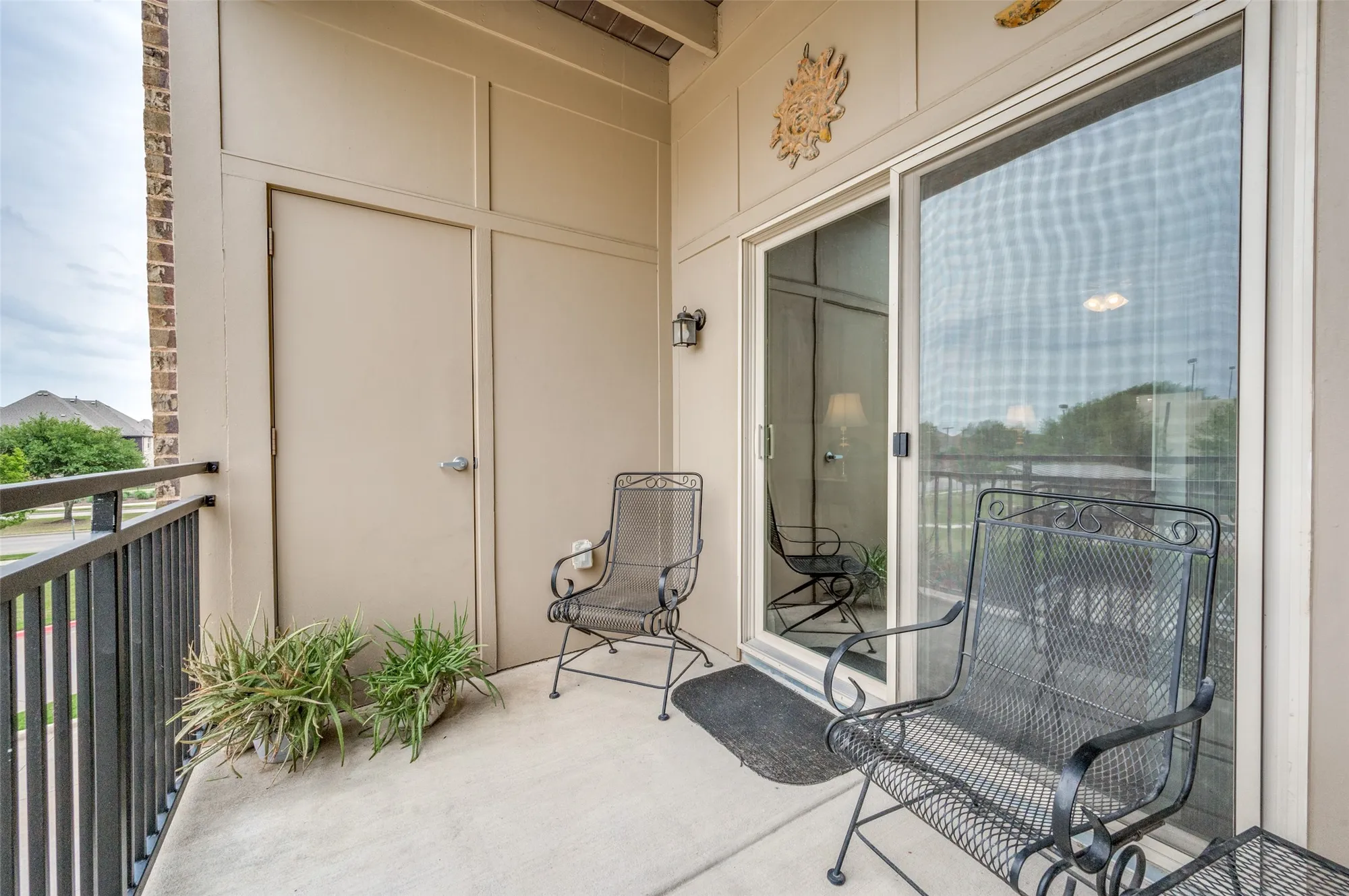 Property Slideshow image 14 of 35 | 1735 wittington pl apt 1207, Farmers Branch, TX, 75234