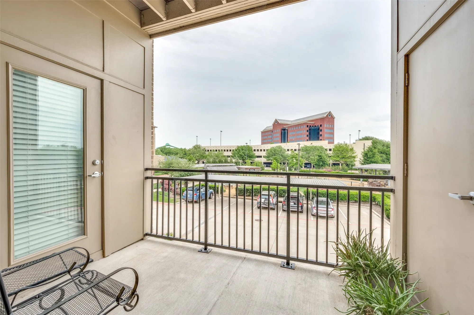 Property Slideshow image 15 of 35 | 1735 wittington pl apt 1207, Farmers Branch, TX, 75234