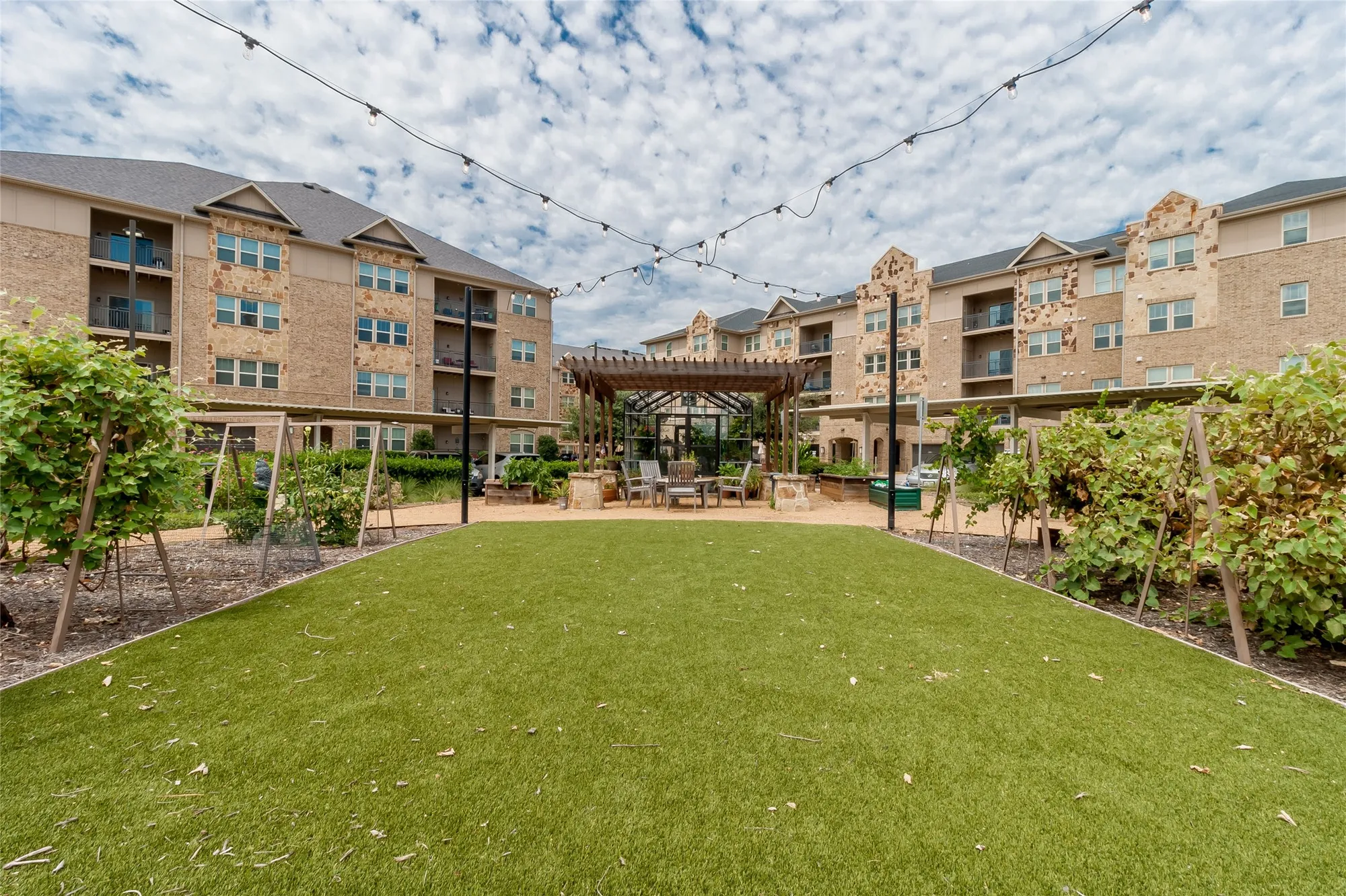 Property Slideshow image 19 of 35 | 1735 wittington pl apt 1207, Farmers Branch, TX, 75234
