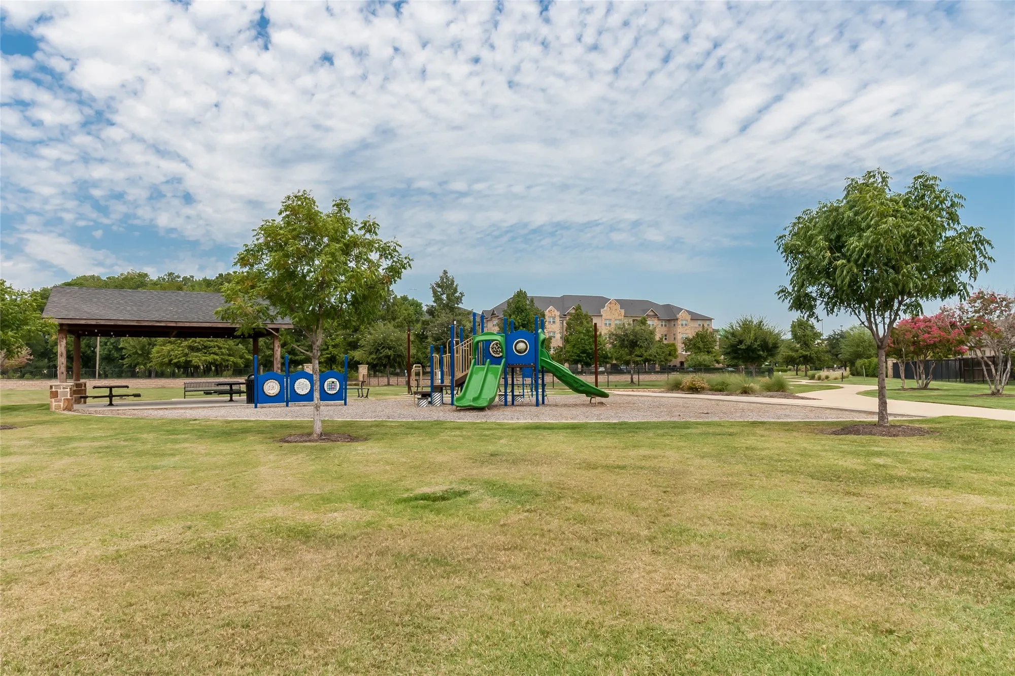 Property Slideshow image 26 of 35 | 1735 wittington pl apt 1207, Farmers Branch, TX, 75234