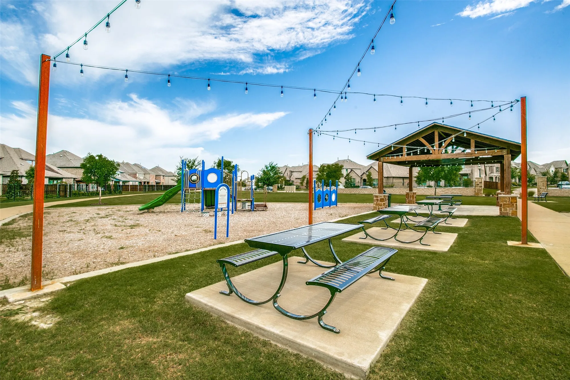 Property Slideshow image 27 of 35 | 1735 wittington pl apt 1207, Farmers Branch, TX, 75234