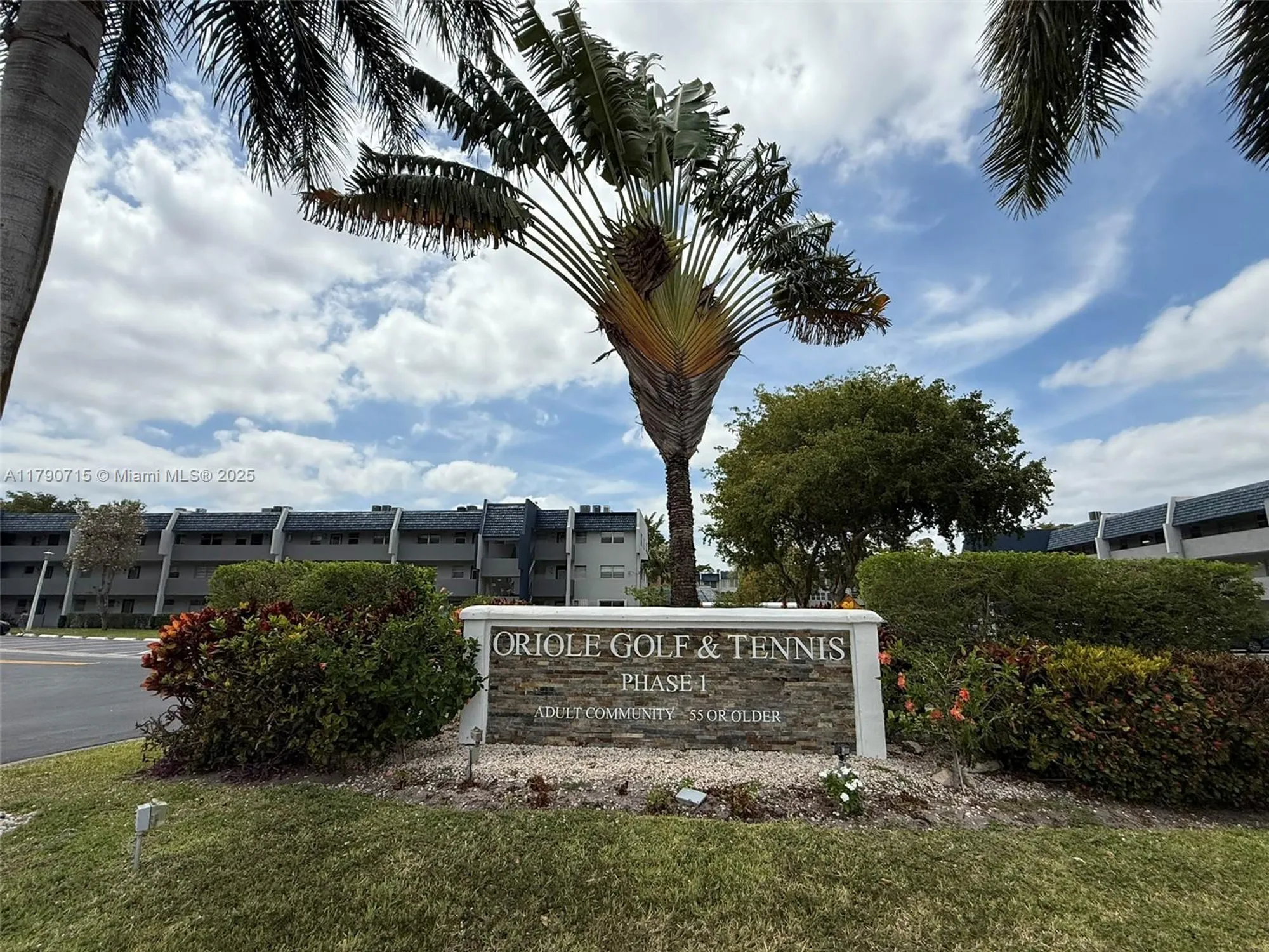 Property Slideshow image 14 of 15 | 7797 golf circle dr 102, Margate, FL, 33063